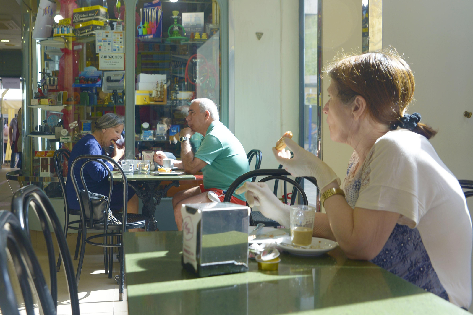 Fotos de bares y restaurantes de La Linea el primer dia de la fase 2