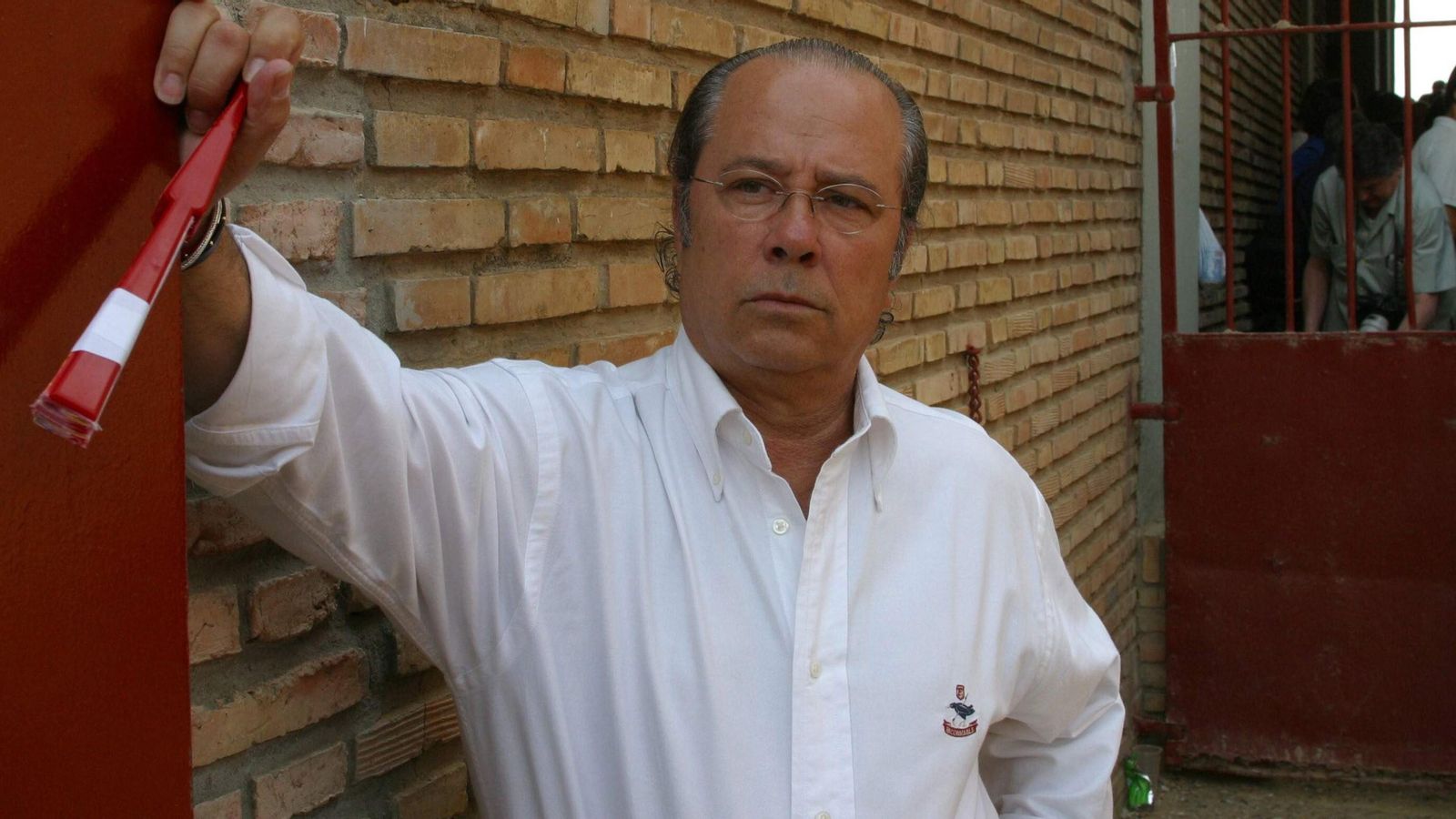 El cómico Paco Arévalo a la entrada de la plaza de toros de Córdoba para asistir a un festejo en el año 2003