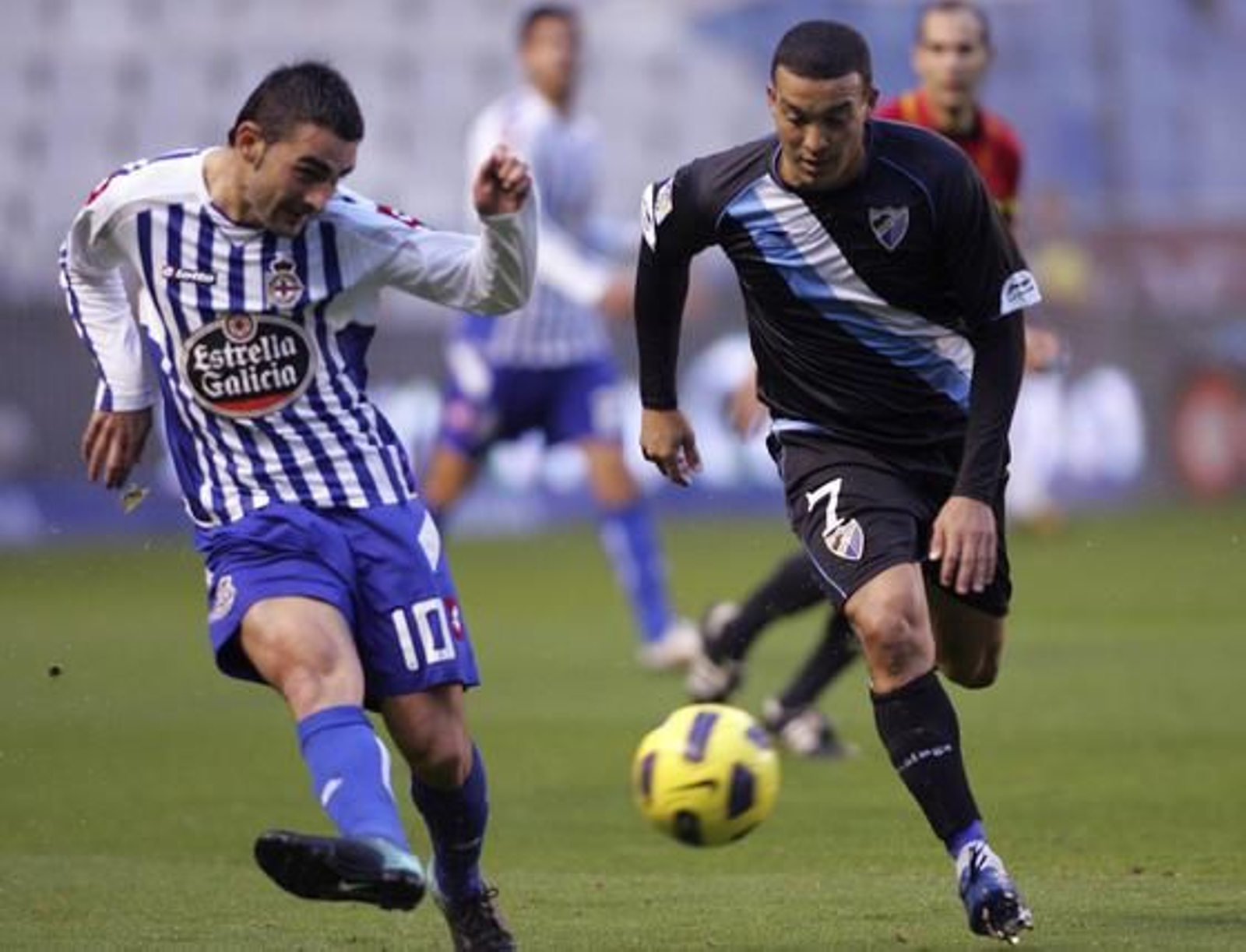 El Málaga se lleva un castigo severo de Riazor (3-0). El equipo blanquiazul se fue al descanso con dos goles en contra y no pudo reconducir el partido en el segundo tiempo.