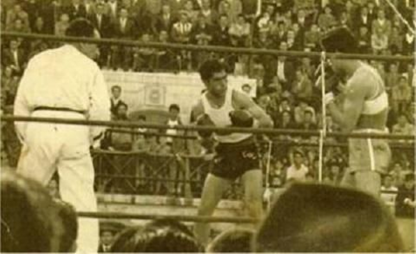 El boxeador linense Calero, en uno de sus combates.