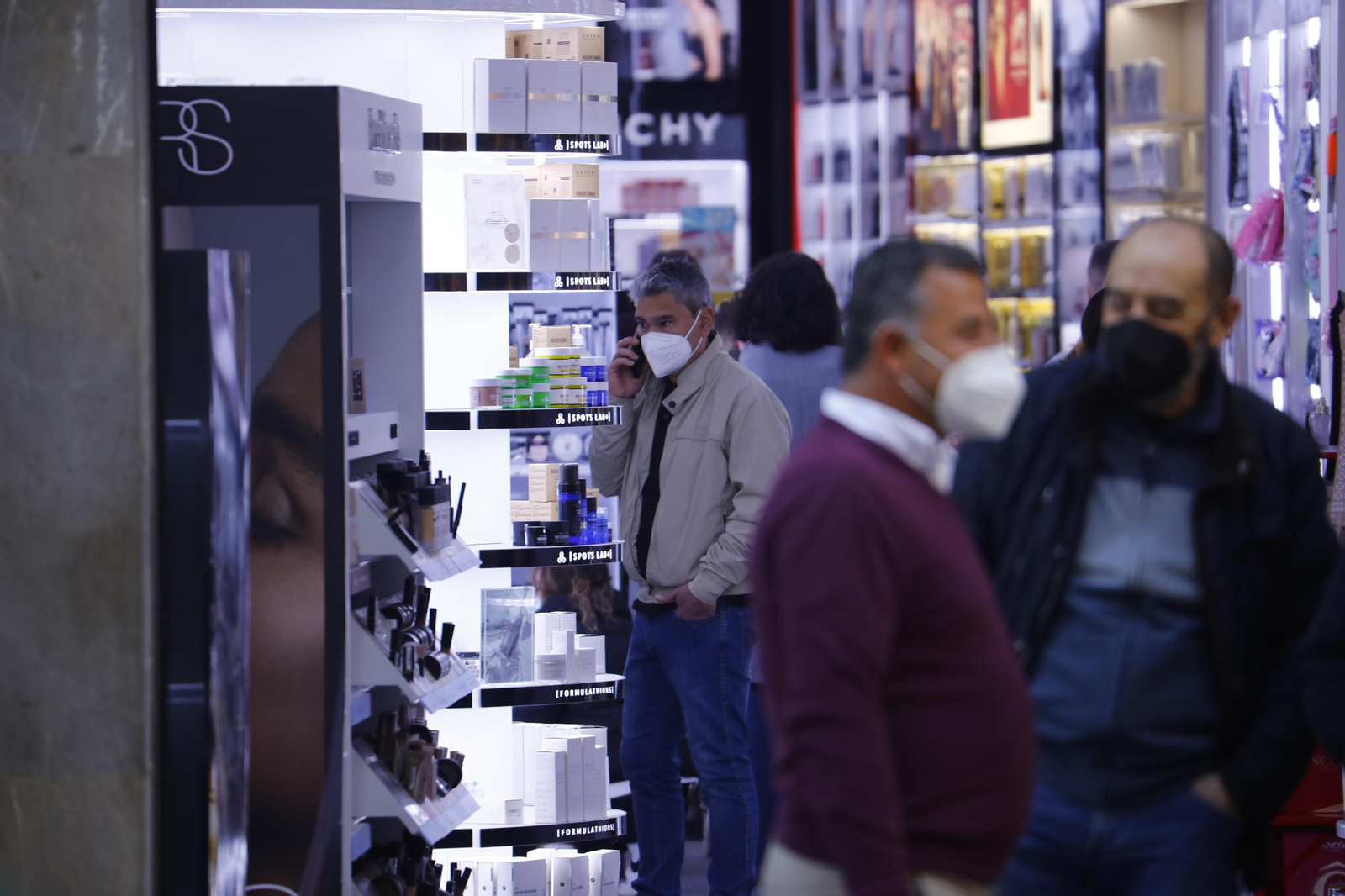 Los últimos días para comprar los regalos de Reyes, en fotografías