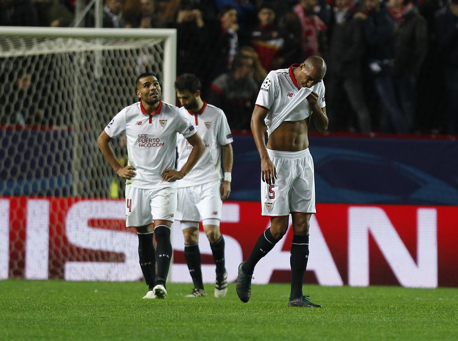 N'zonzi y Mercado, tras el último gol.