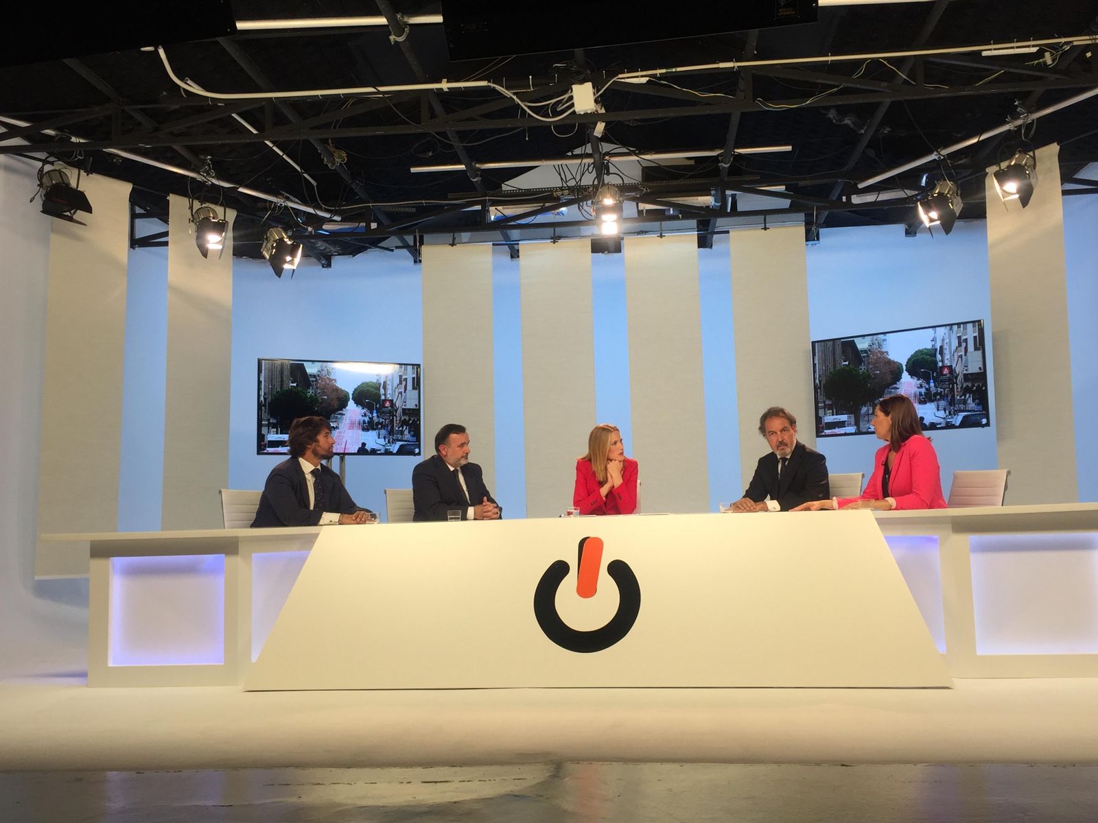 Imagen del debate celebrado ayer.