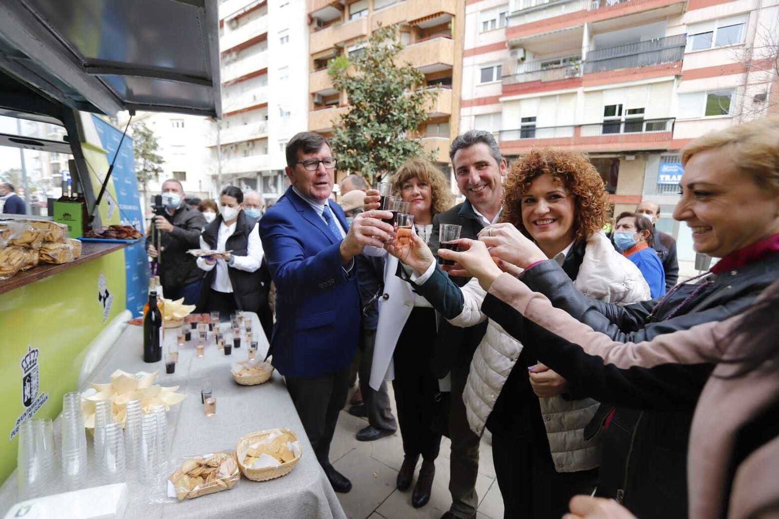 Inauguración de la Feria en el Mercado del Carmen de la capital onubense.