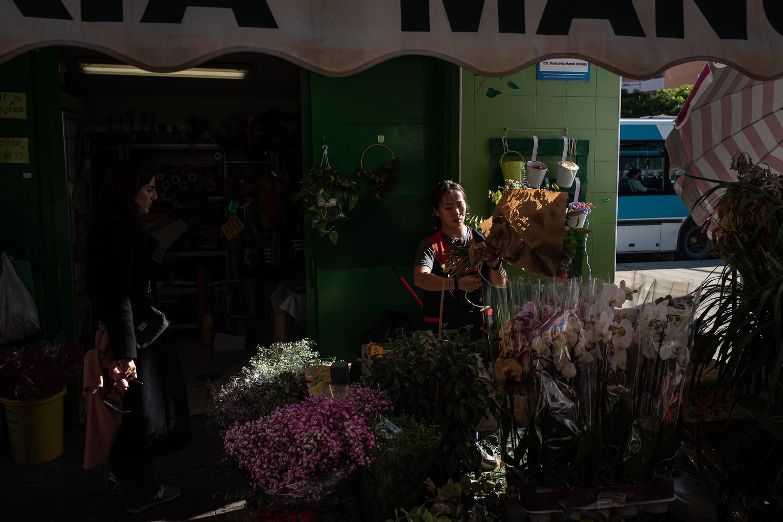 Las últimas compras en el Mercado del Carmen antes de Navidad, en imágenes