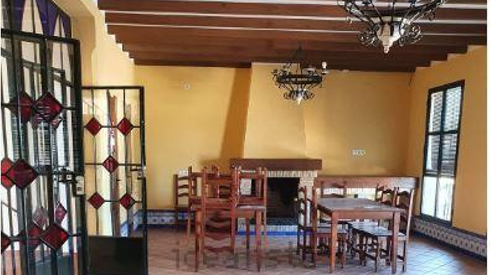 Bajo en venta en El Rocío