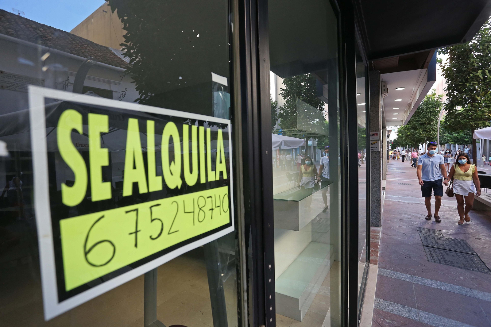 Comercios cerrados en el centro de Algeciras