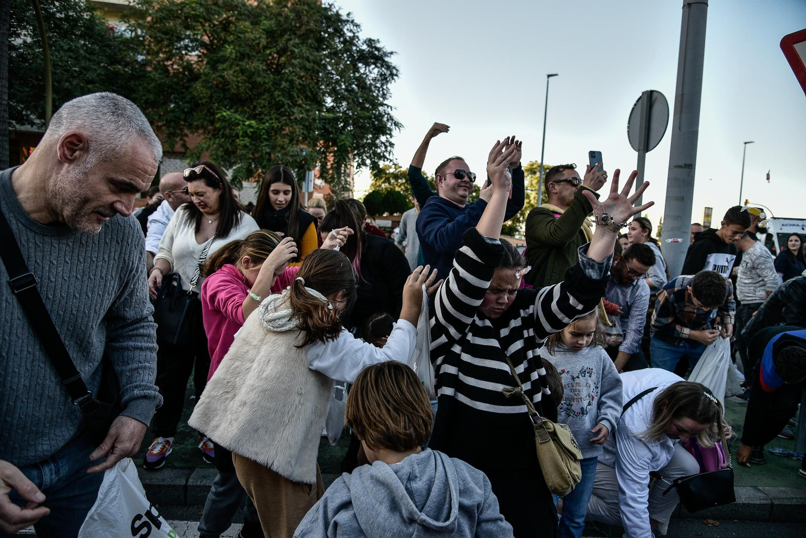 Imágenes del público en las cabalgatas por La Orden, Cardeñas y Las Colonias