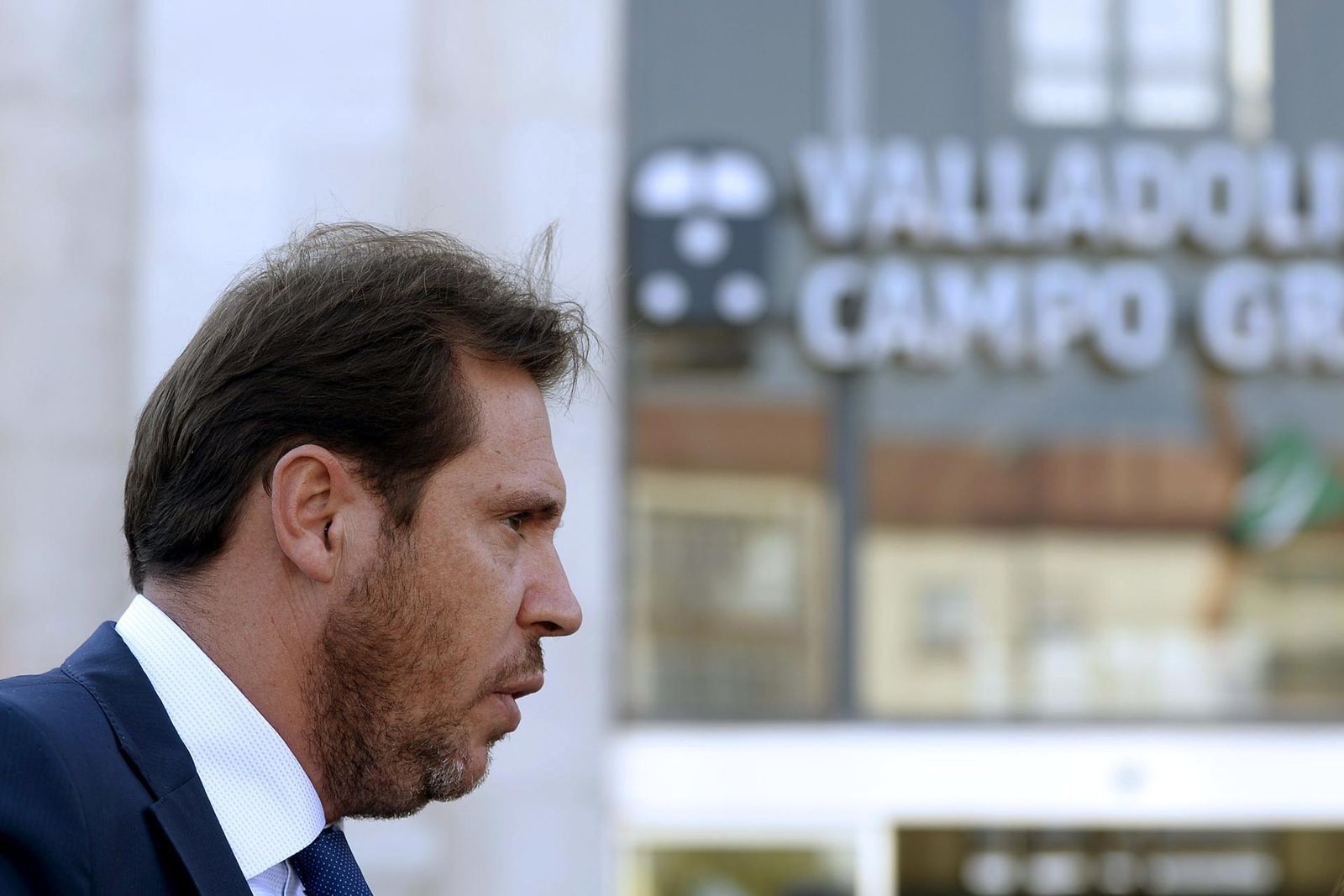 Un incidente entre el socialista Óscar Puente y otro pasajero provoca un retraso en el AVE Valladolid-Madrid