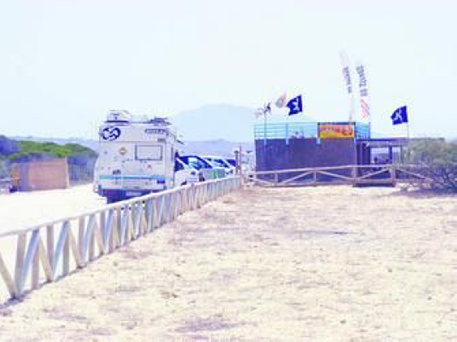 La zona recuperada por Demarcación de Costas el verano pasado donde existe un chiringuito.