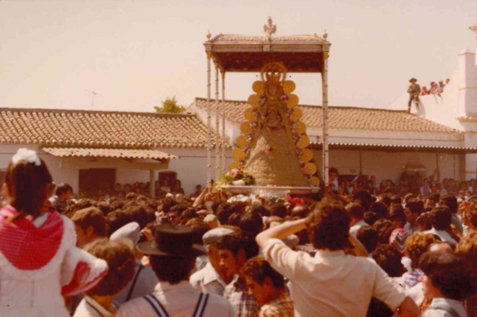 El Rocío 2023: ¿Cómo fue la salida de la Virgen hace hoy 40 años?