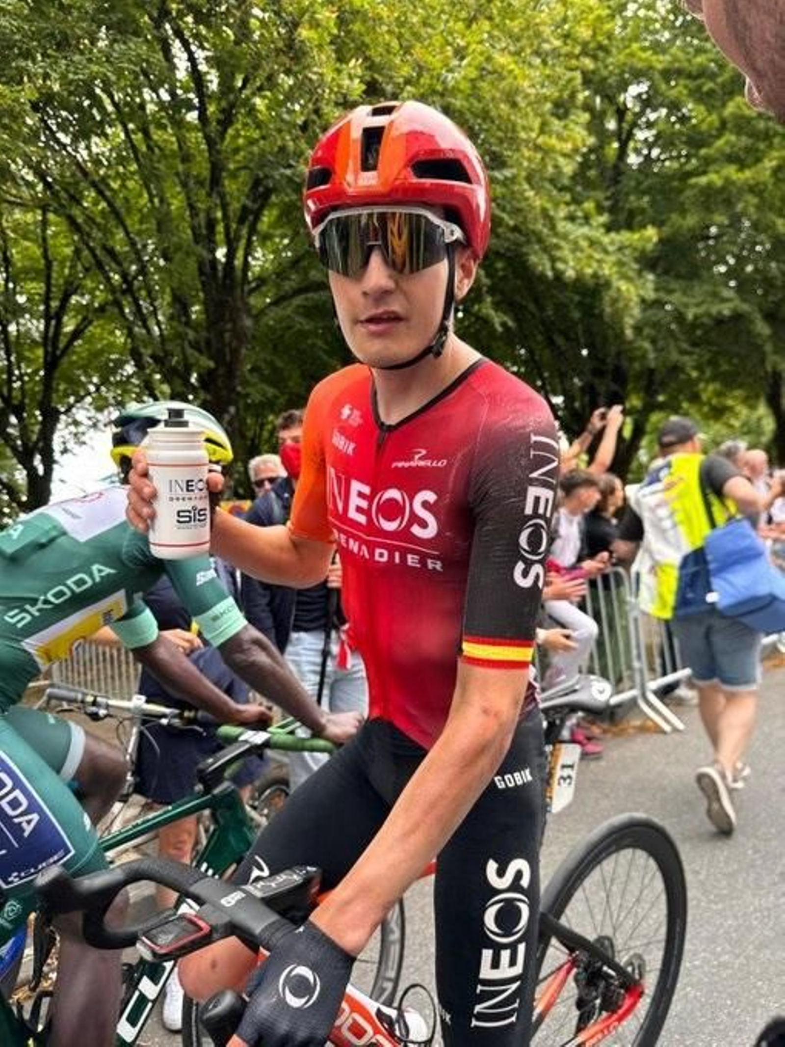 Carlos Rodríguez a la llegada a la meta de Pau.