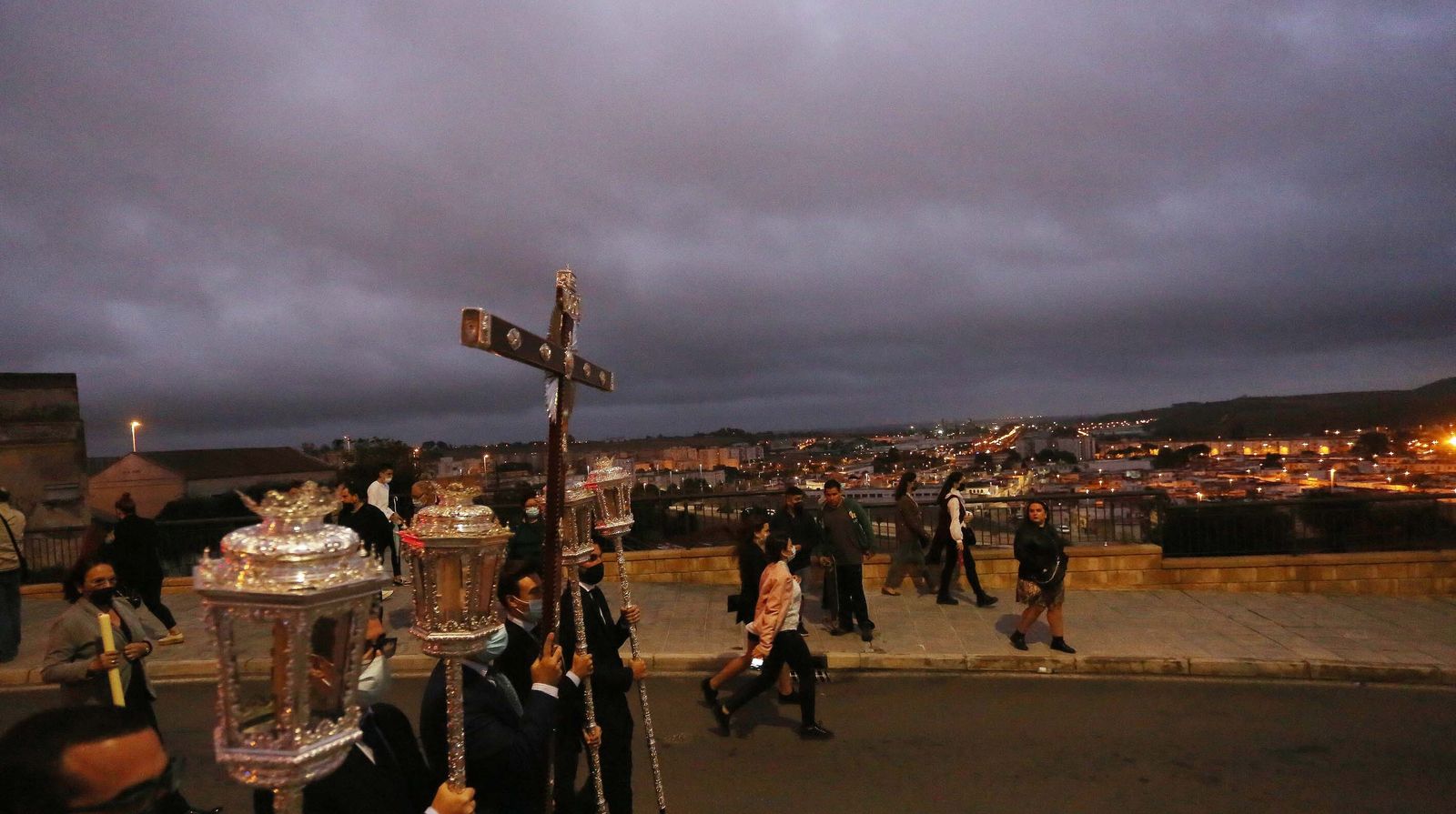 Intensa jornada cofrade en Jerez a pesar de la lluvia