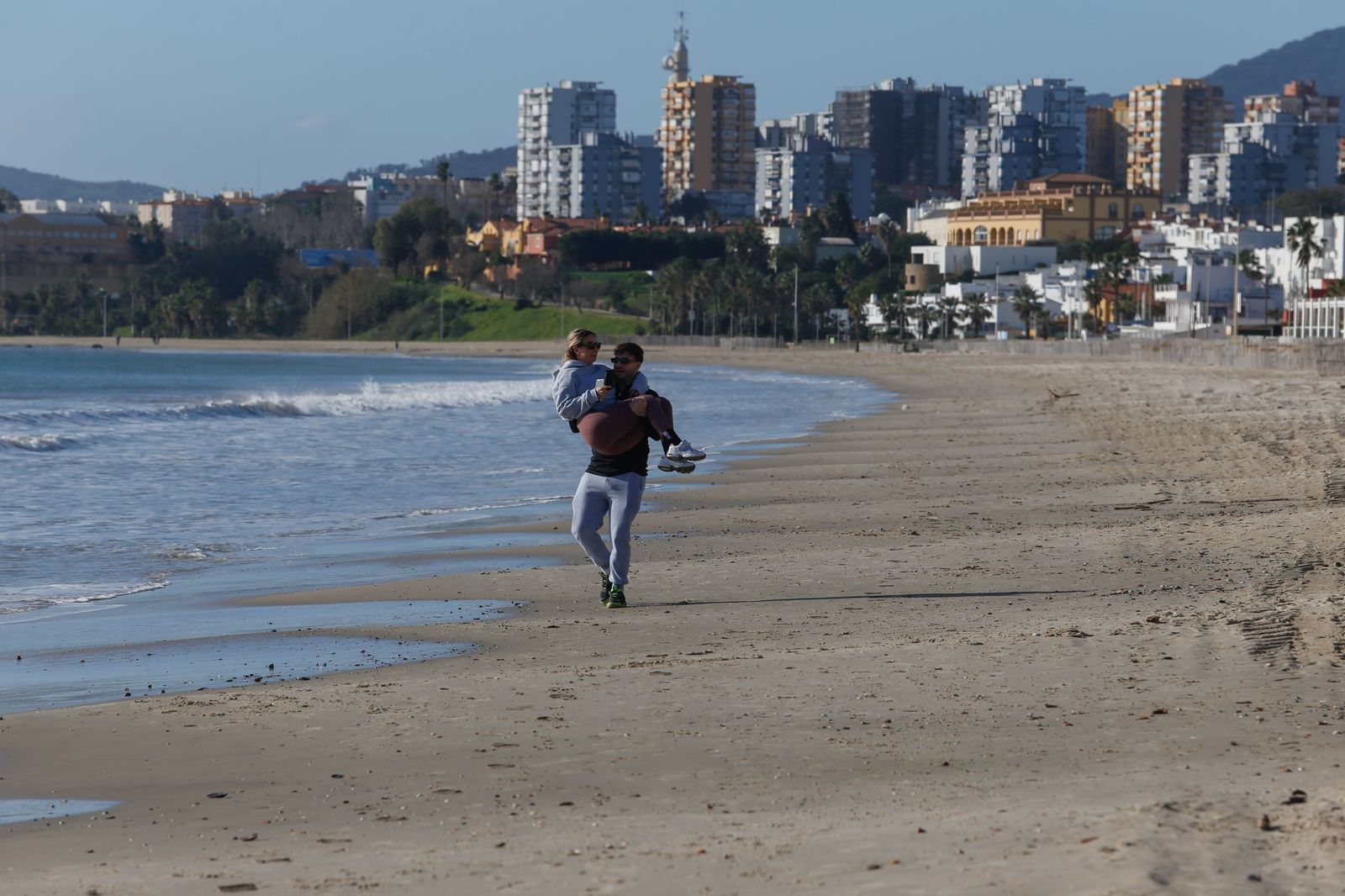 Las fotografías de los daños de las últimas borrascas en las playas de Getares y El Rinconcillo, en Algeciras