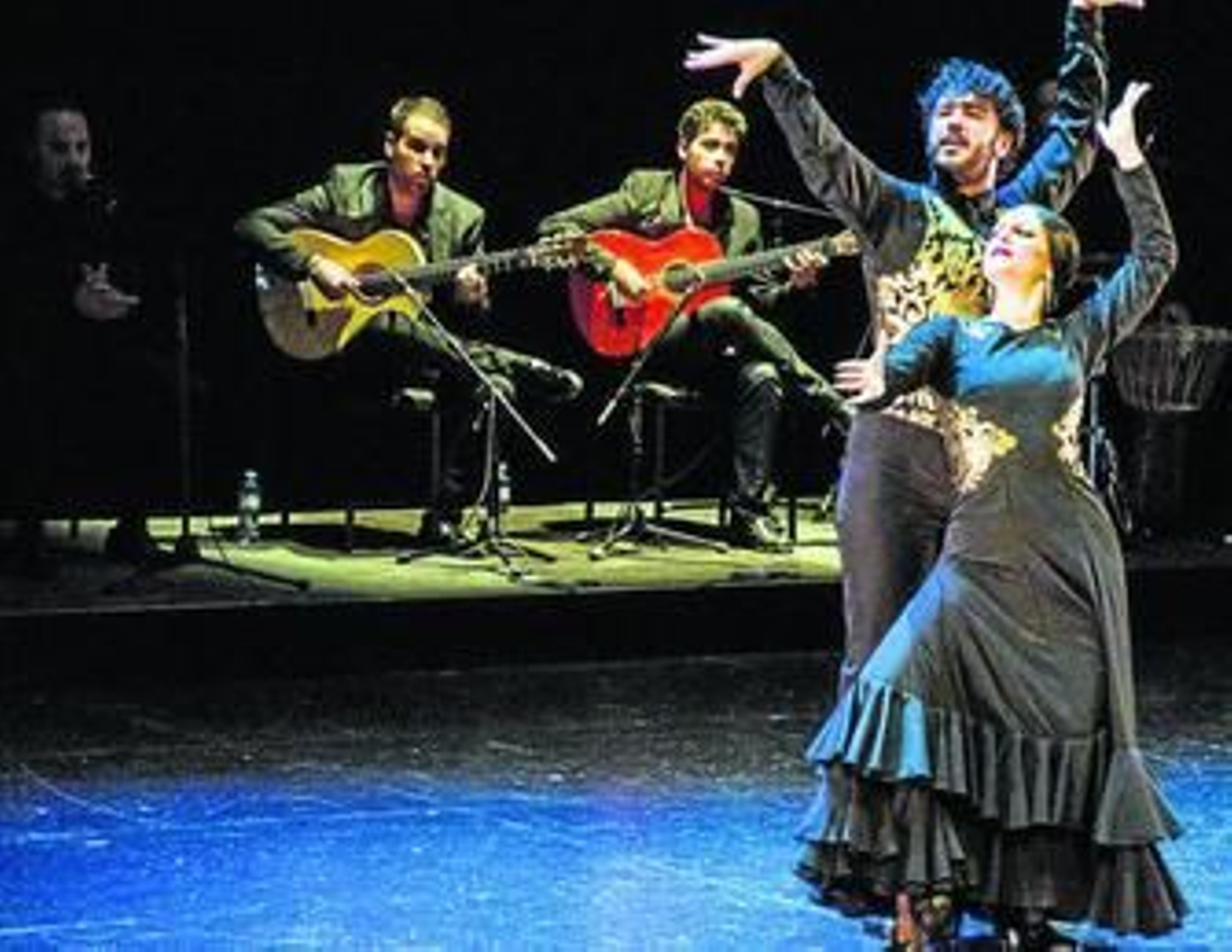 Julio Ruiz e Inka Díaz durante el estreno del espectáculo 'Alachar'.