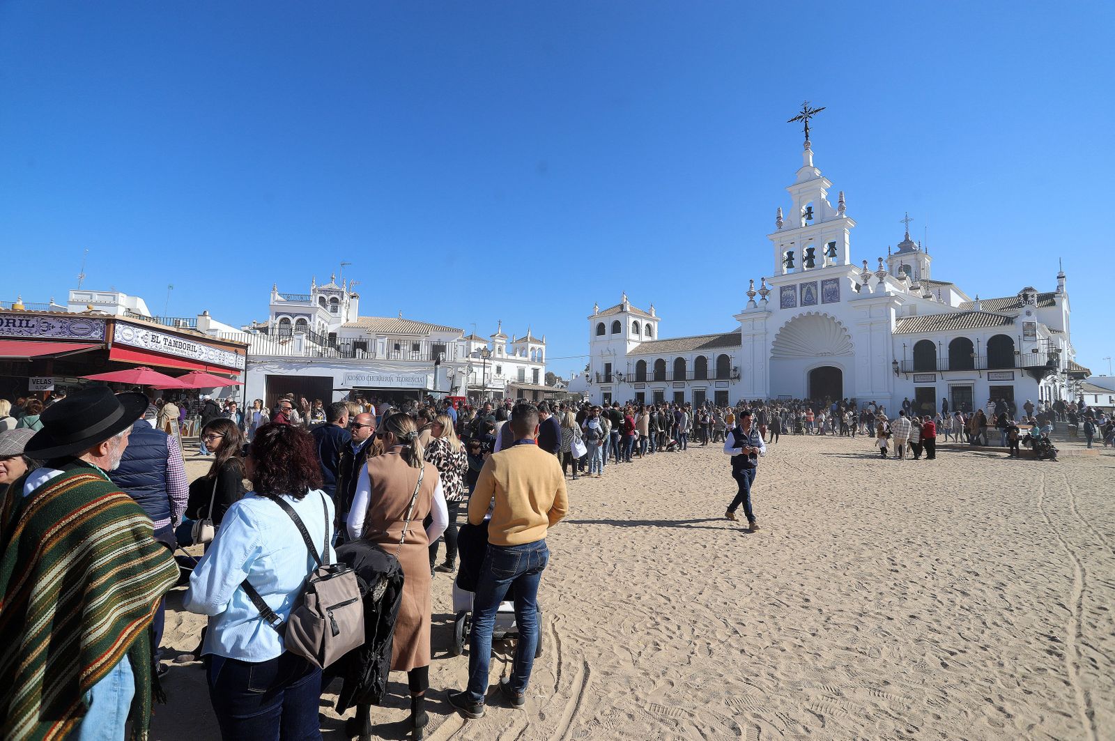 Imágenes del ambiente en la aldea del Rocío para celebrar la Candelaria