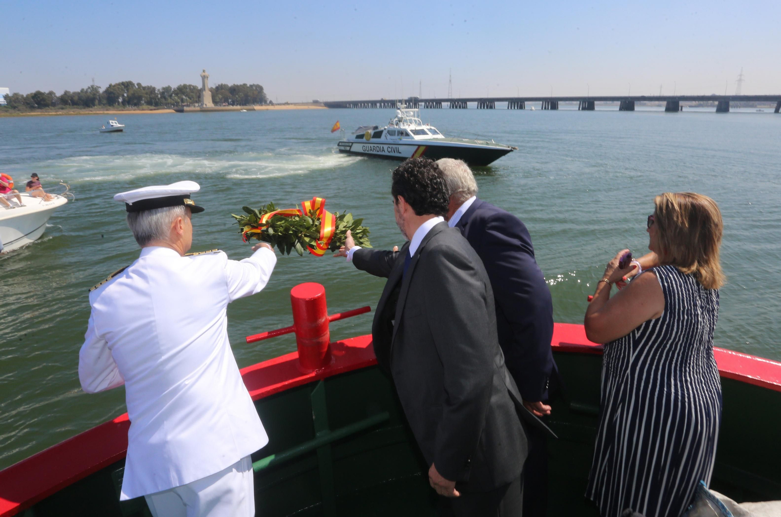Procesión de la Virgen del Carmen por la Ría de Huelva en imágenes