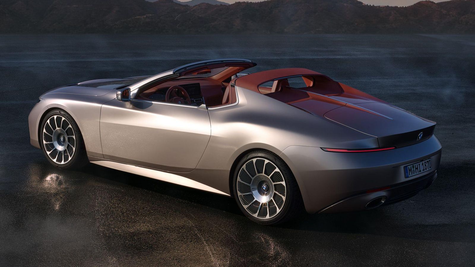 Nacido con la única pretensión de ser un concept-car que adelantase futuros roadster, finalmente este BMW Skytop pasará a la producción en una pequeña serie. Nacido con la única pretensión de ser un concept-car que adelantase futuros roadster, finalmente este BMW Skytop pasará a la producción en una pequeña serie.