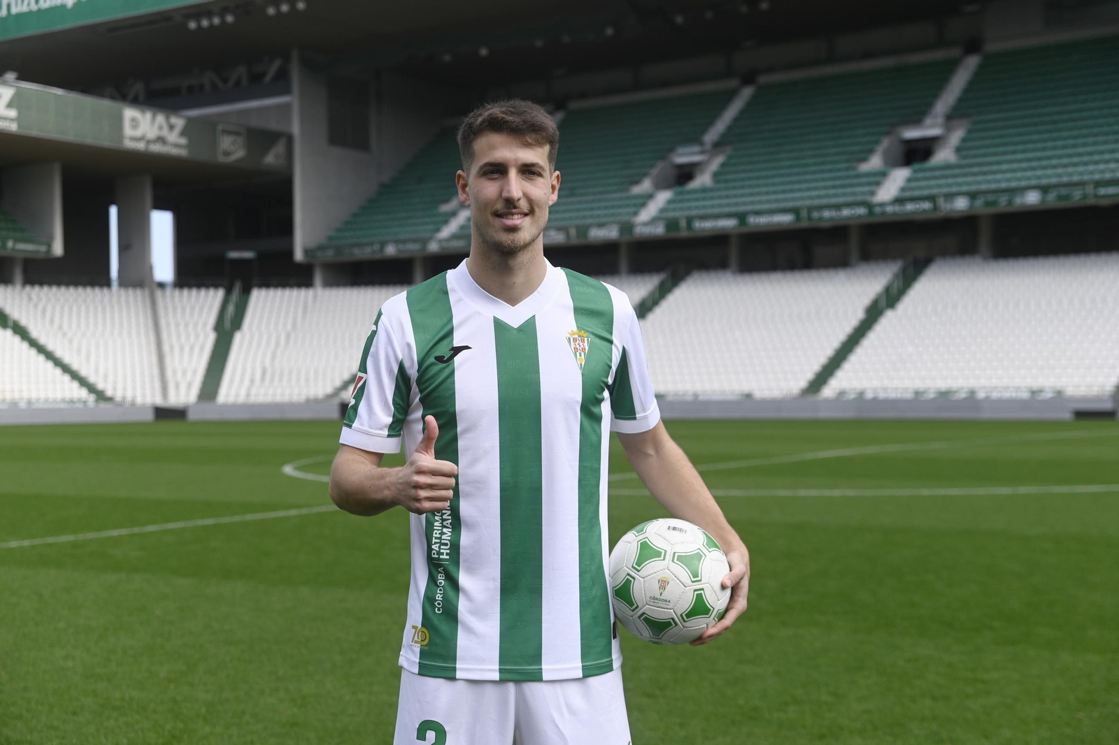 Las mejores fotos de la presentación de Corbo, Pedro Ortiz y Rubén Alves como nuevos jugadores del Córdoba CF