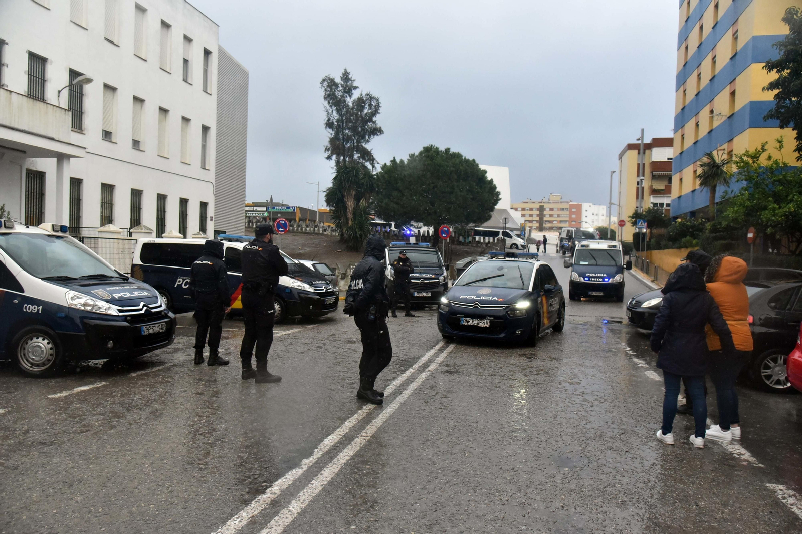 La llegada de los detenidos a los Juzgados de la Plaza de la Constitución, este viernes