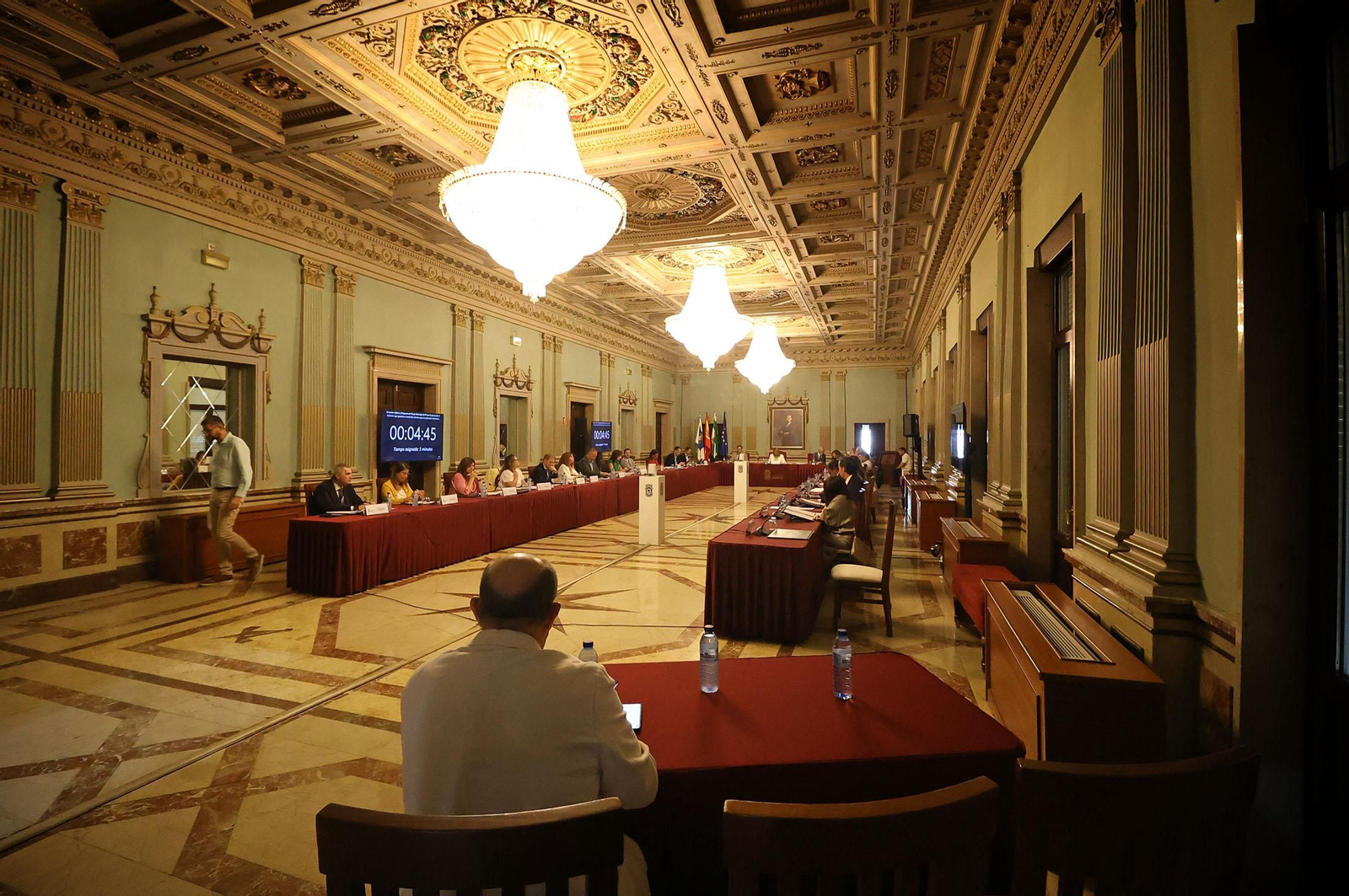 Imágenes del pleno ordinario correspondiente al mes de junio en el Ayuntamiento de Huelva