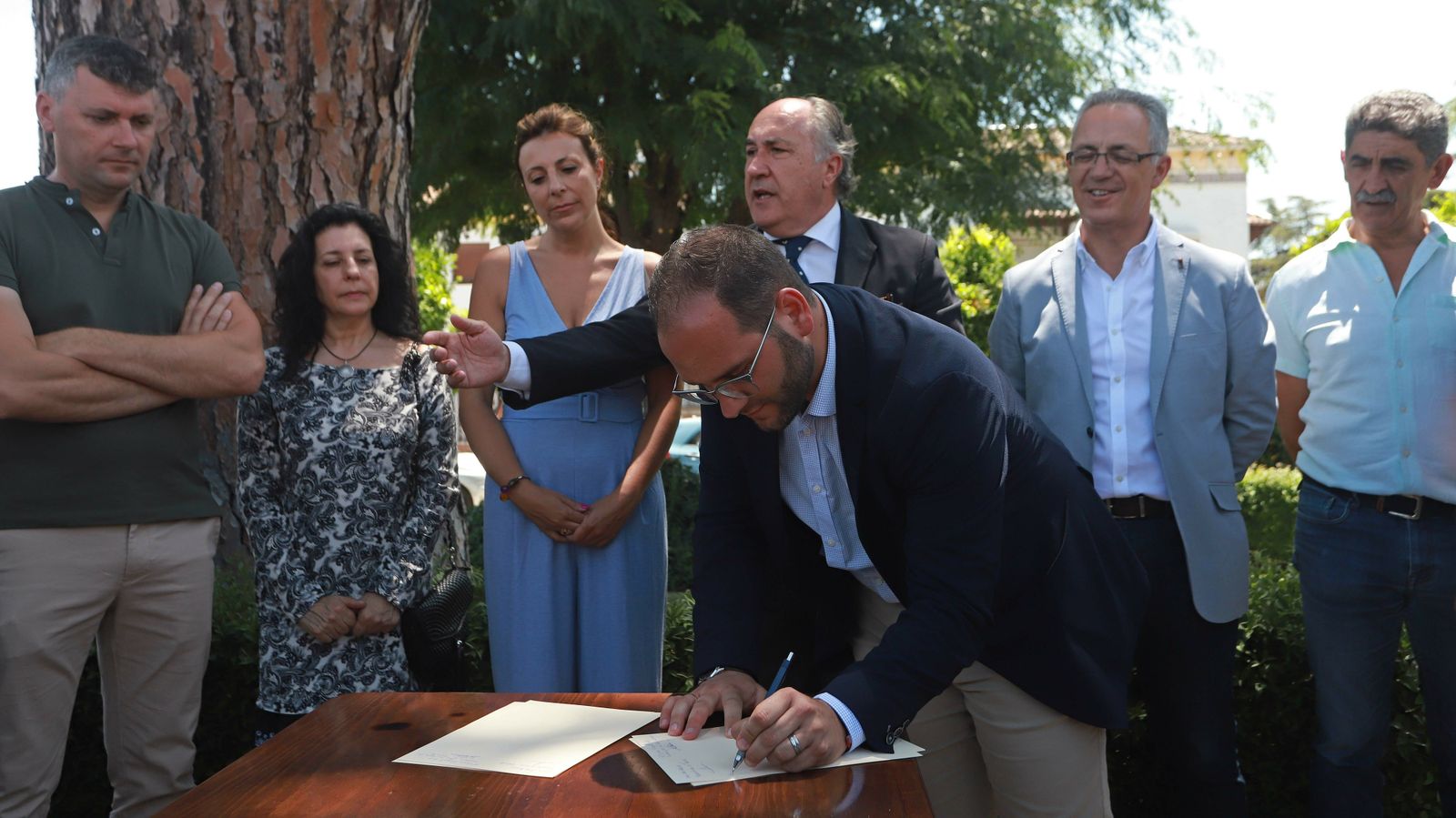 Las mejores fotos del viaje reivindicativo de los alcaldes a Ronda en tren