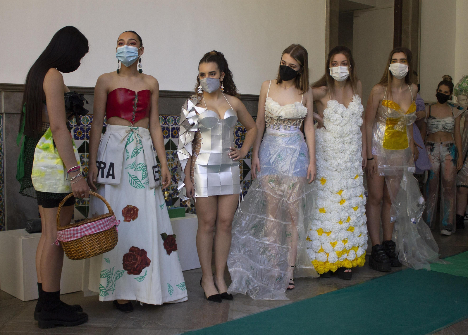 Fotos del desfile de ropa reciclada en Granada