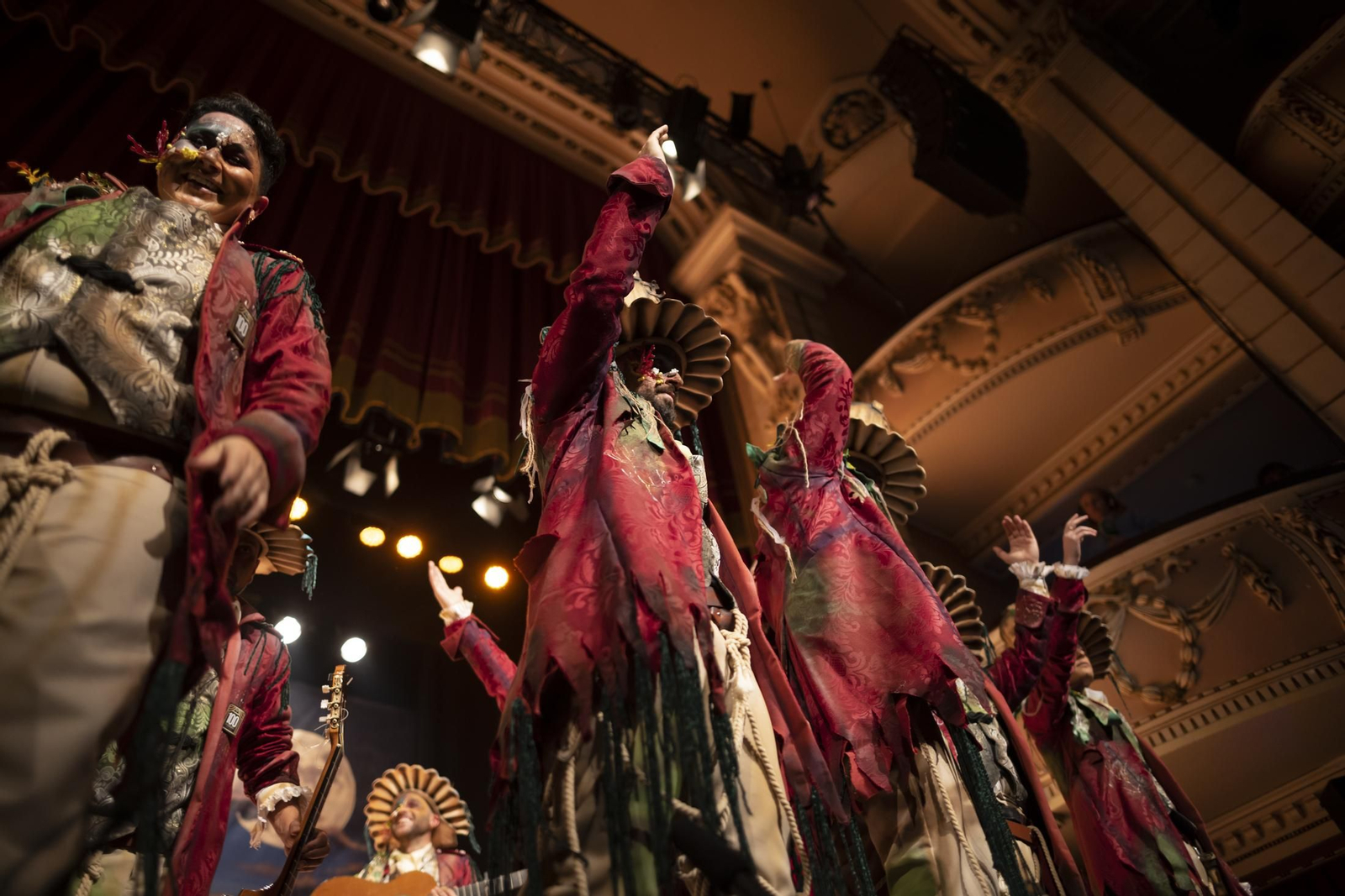 La última jornada de semifinales del Carnaval de Huelva, en imágenes