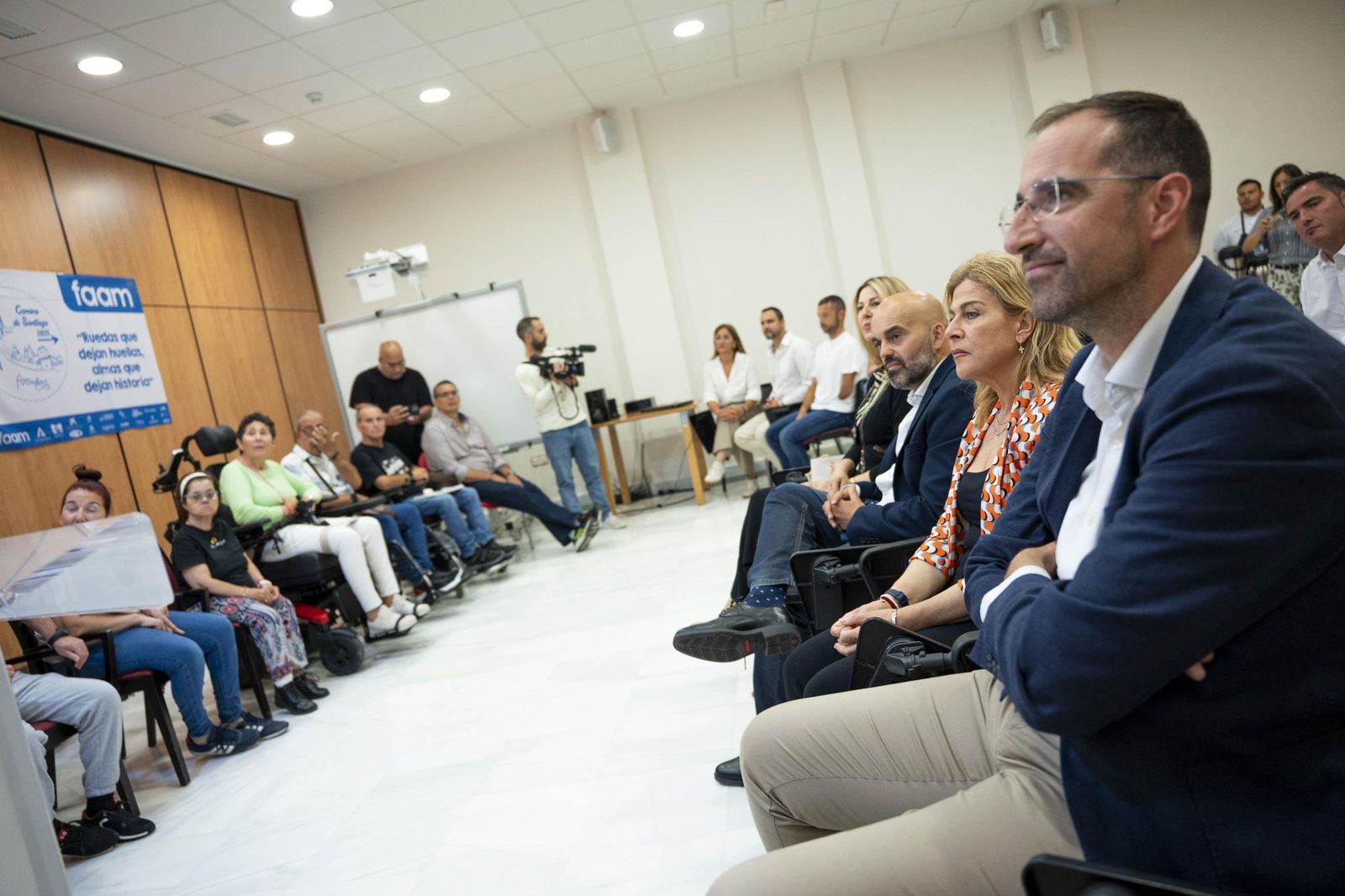 Las imágenes del acto de iniciación del Camino de Santiago de FAAM en Almería