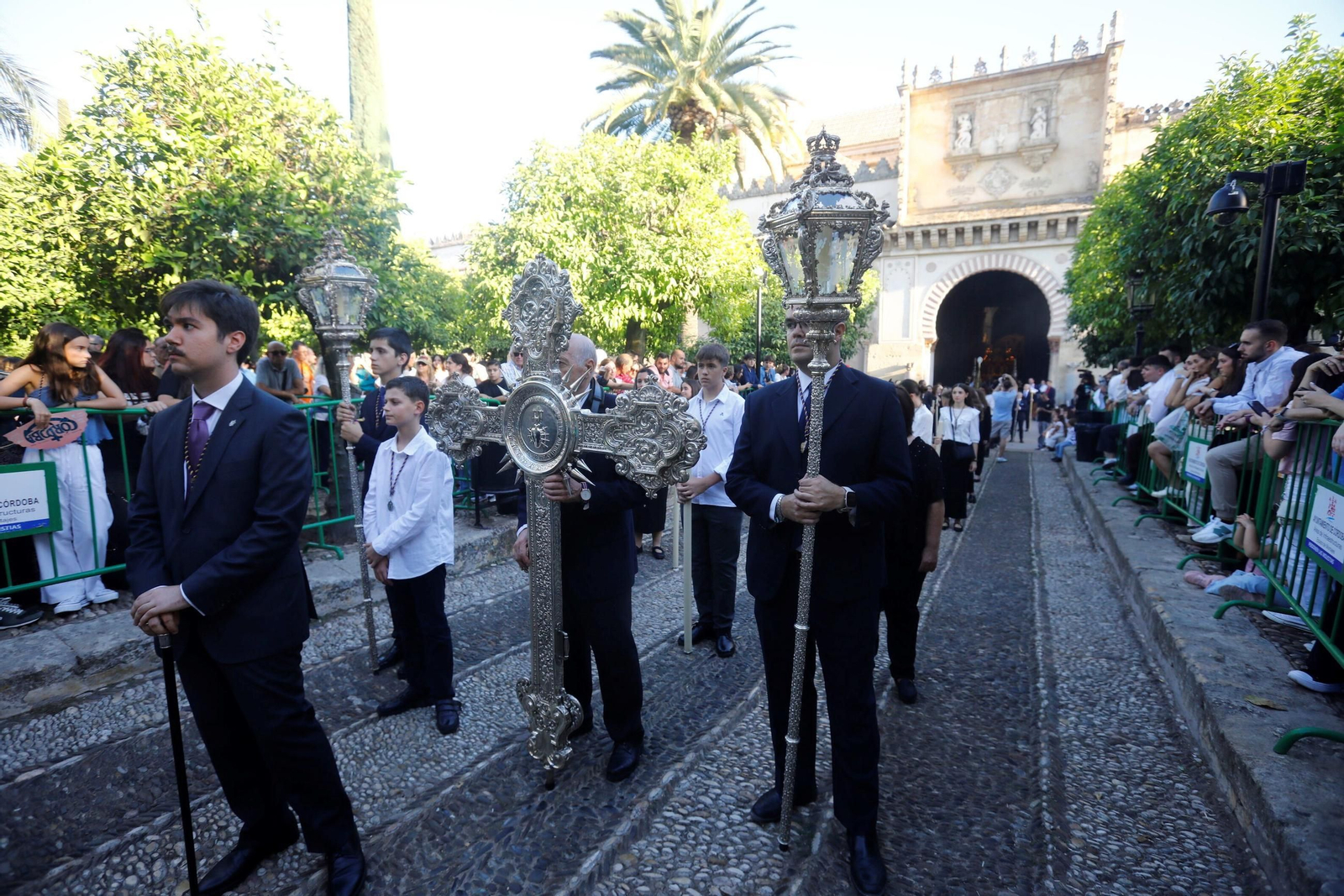 Las mejores fotos de los traslados de regreso de las hermandades tras el Magno Vía Crucis de Córdoba