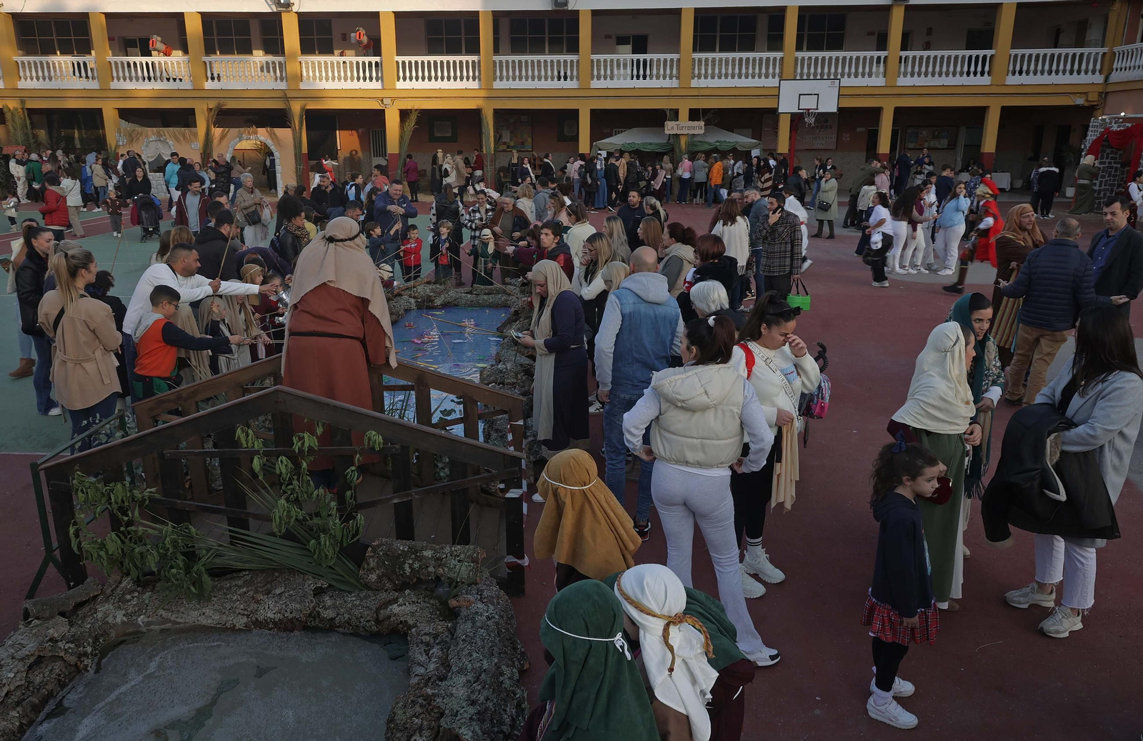 Fotos del Belén Viviente del colegio Salesianos de La Línea