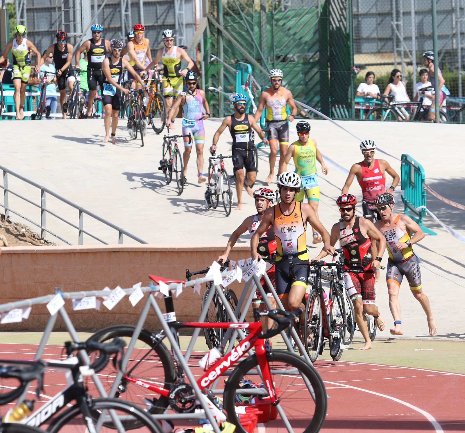 Las imágenes del triatlón Ciudad de Córdoba