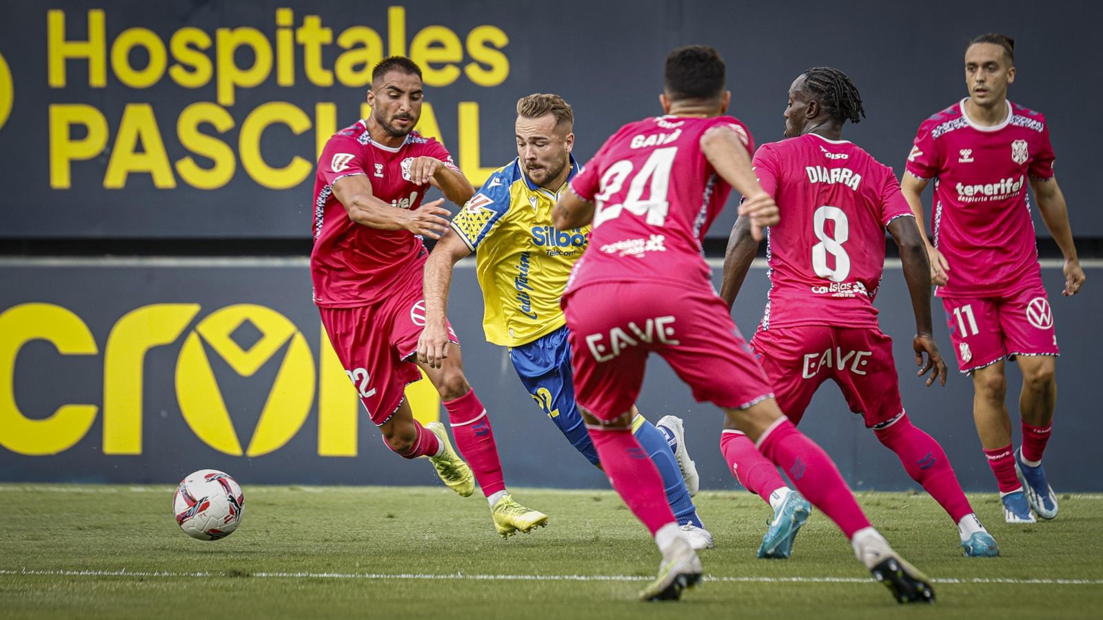 Búscate entre las fotos del partido de fútbol Cádiz CF - CD Tenerife de la Liga Hypermotion