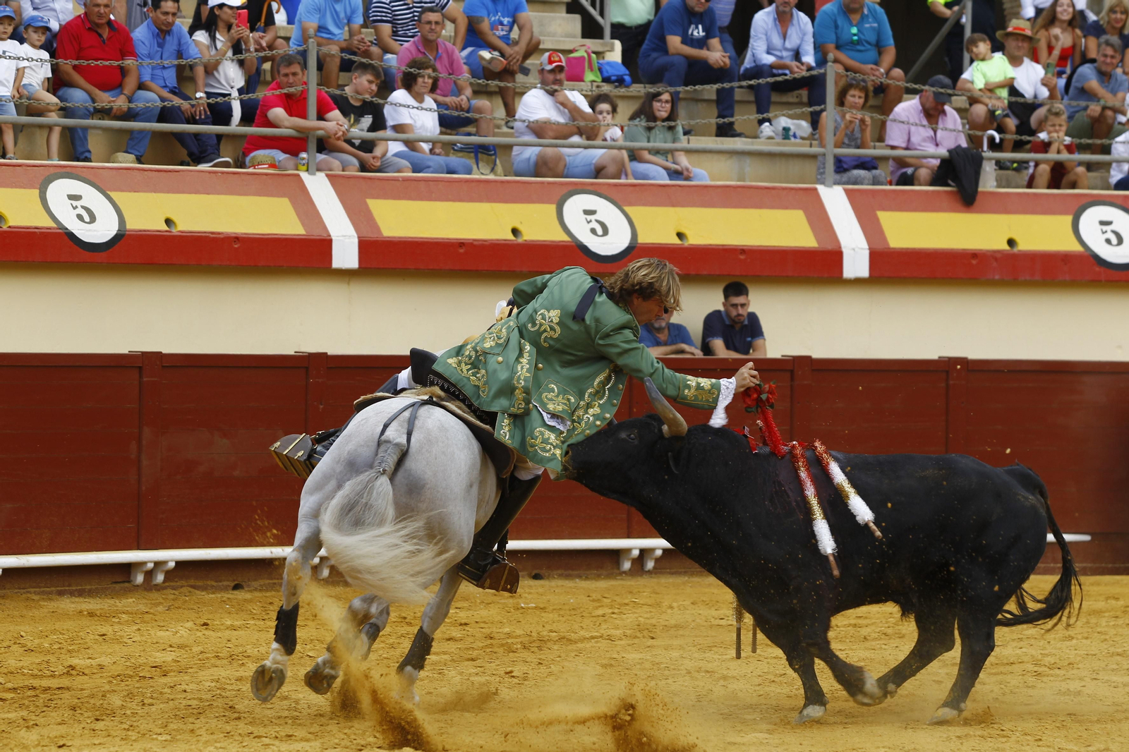 Imágenes de la corrida de rejones en la Feria taurina de Vera 2022