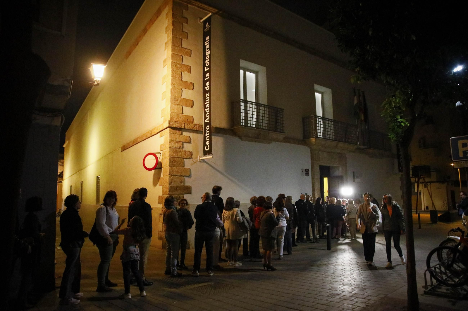 El Centro Andaluz de la Fotografía de Almería presenta el calendario 2025 con la actuación de la bailaora María Moreno, en imágenes