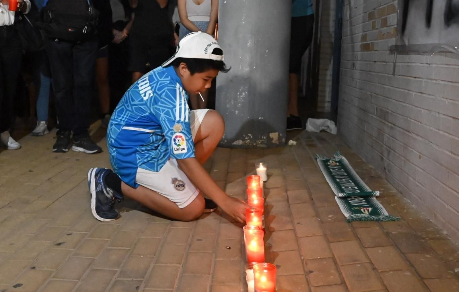 El homenaje del Córdoba CF a Álvaro Prieto a las puertas de El Arcángel, en imágenes