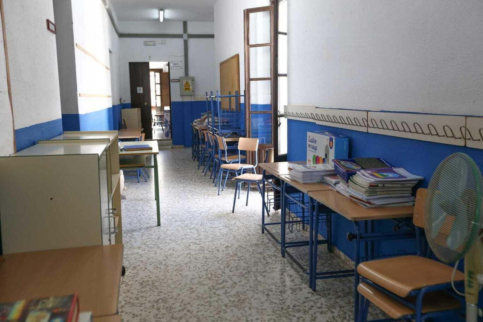 Vista del interior de un colegio antes del comienzo de las clases.