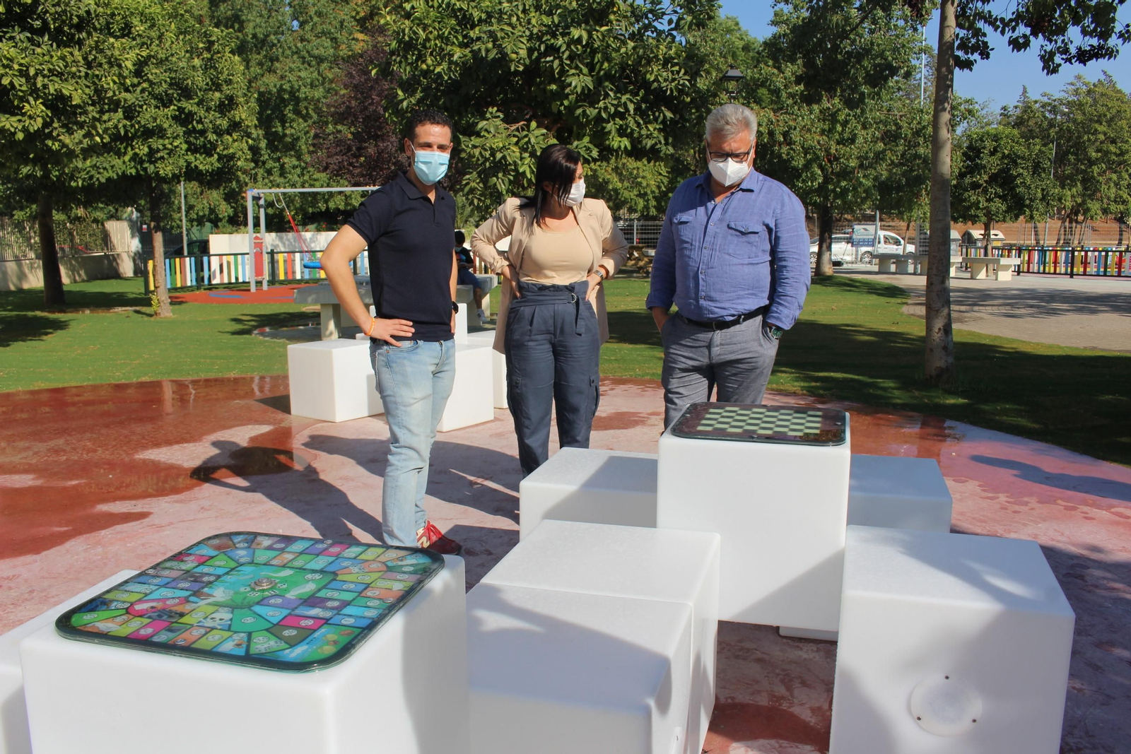 Visita institucional a la plaza del 3 de abril.