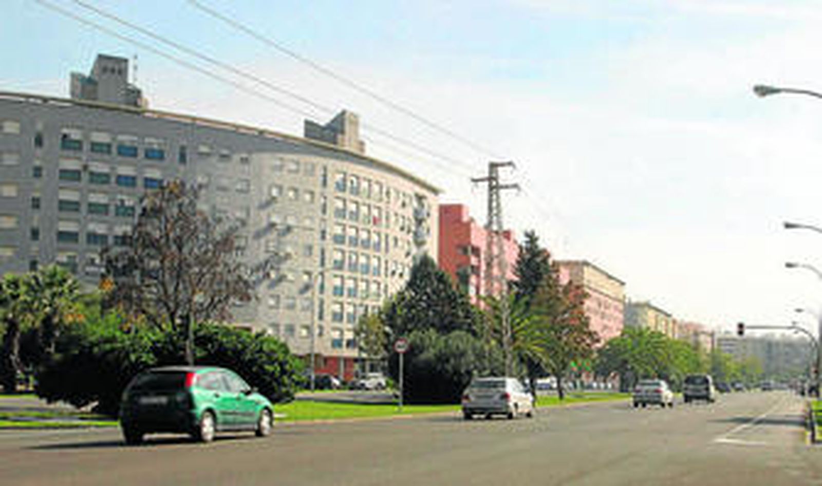 La avenida de las Ciencias de Sevilla Este, uno de los barrios más poblados de la capital.