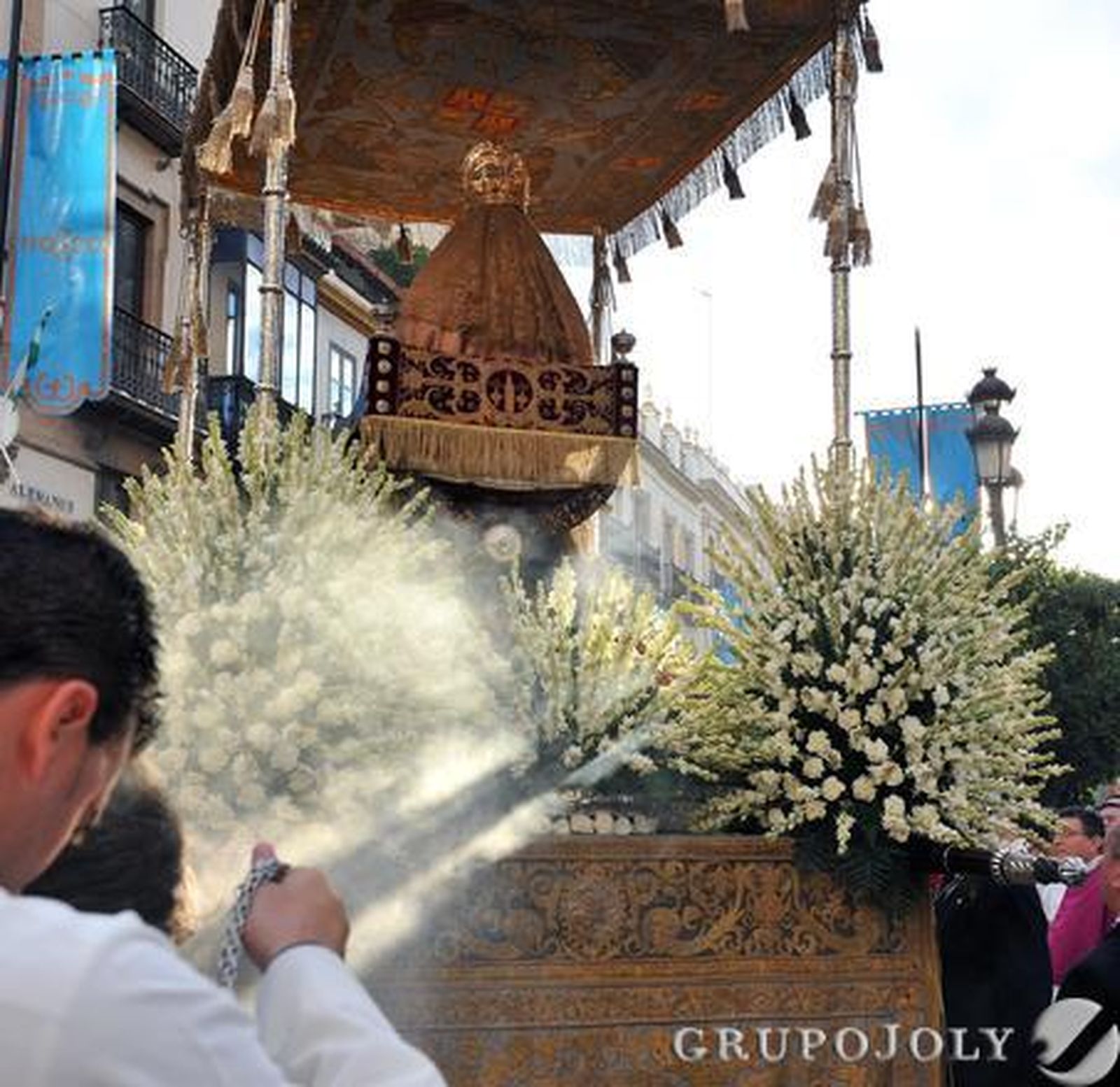Una foto de la Patrona de espaldas. 

Foto: Juan Carlos Vázquez