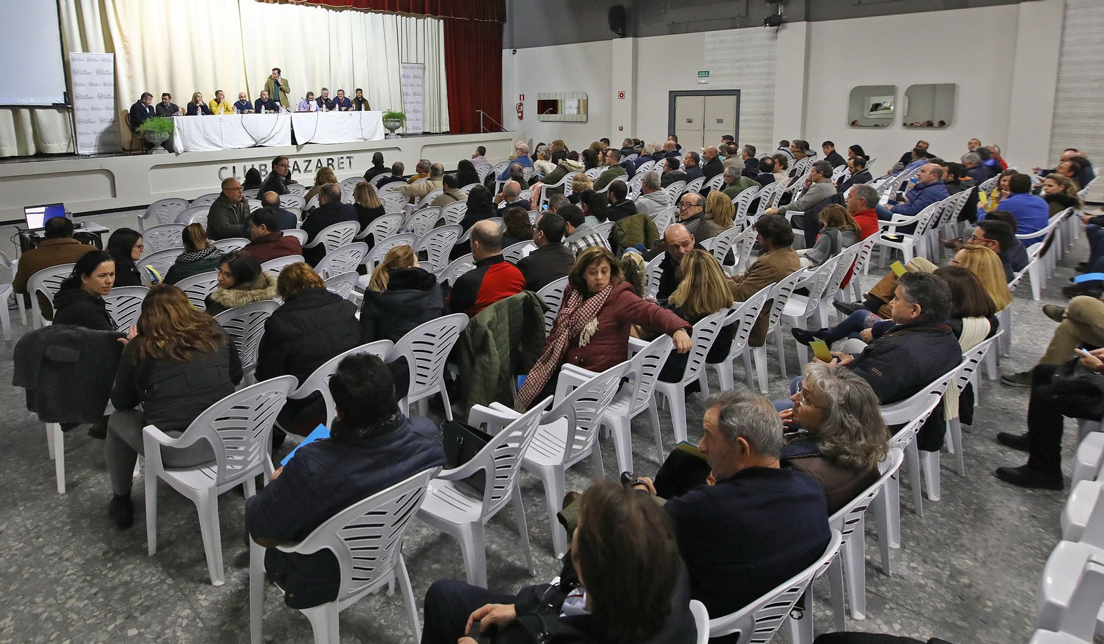 Los socios del Club Nazaret votan a favor del acuerdo con Fundación Cajasol