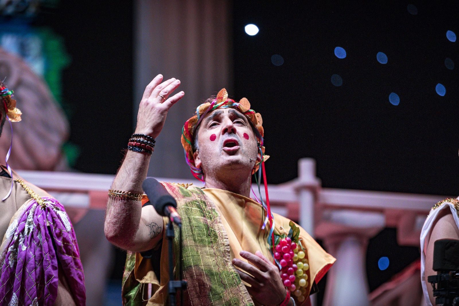 Las imágenes del pregón y la boda de Manu Sánchez en el Carnaval de Cádiz 2026