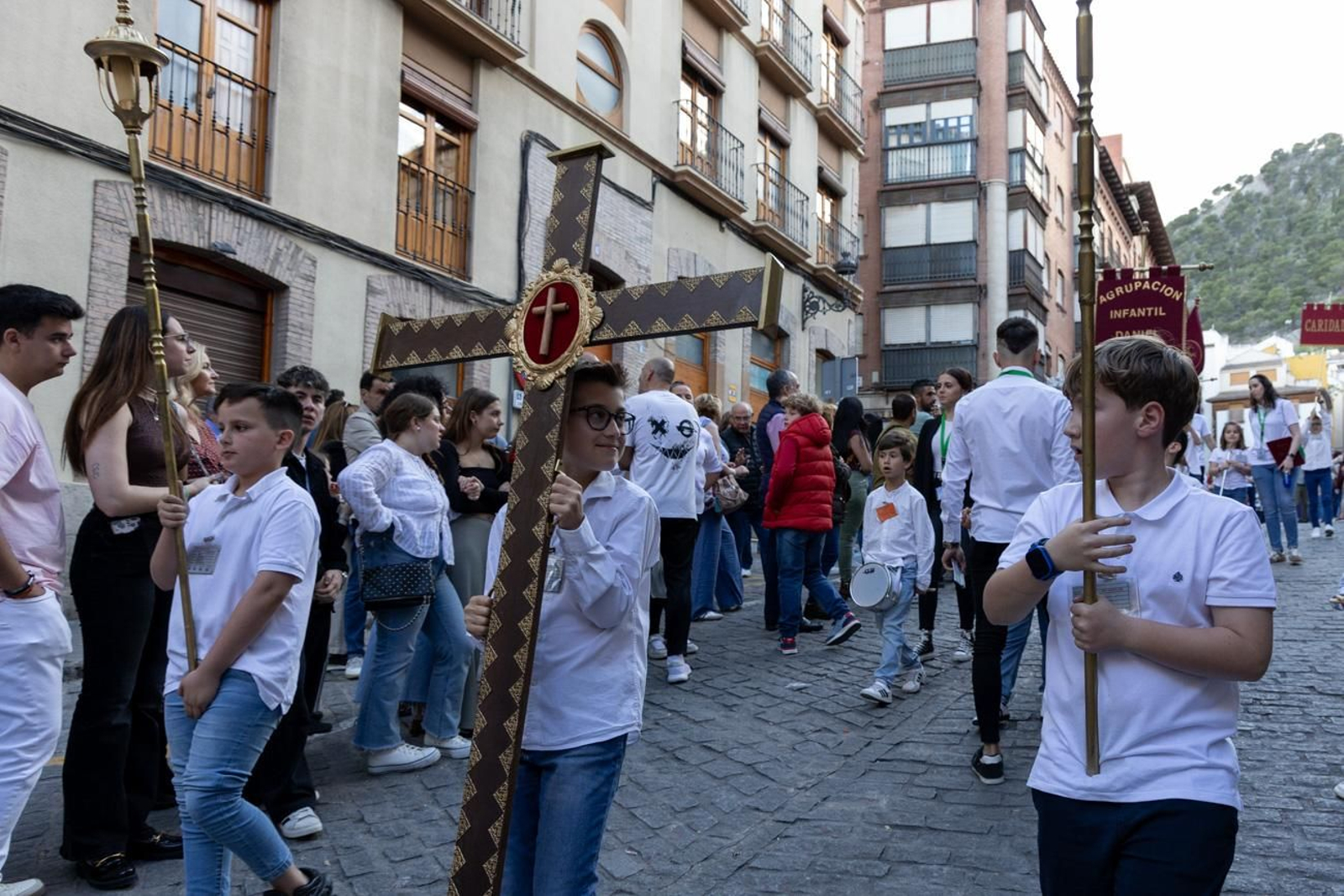 Procesiones infantiles y cruces del 2 de mayo