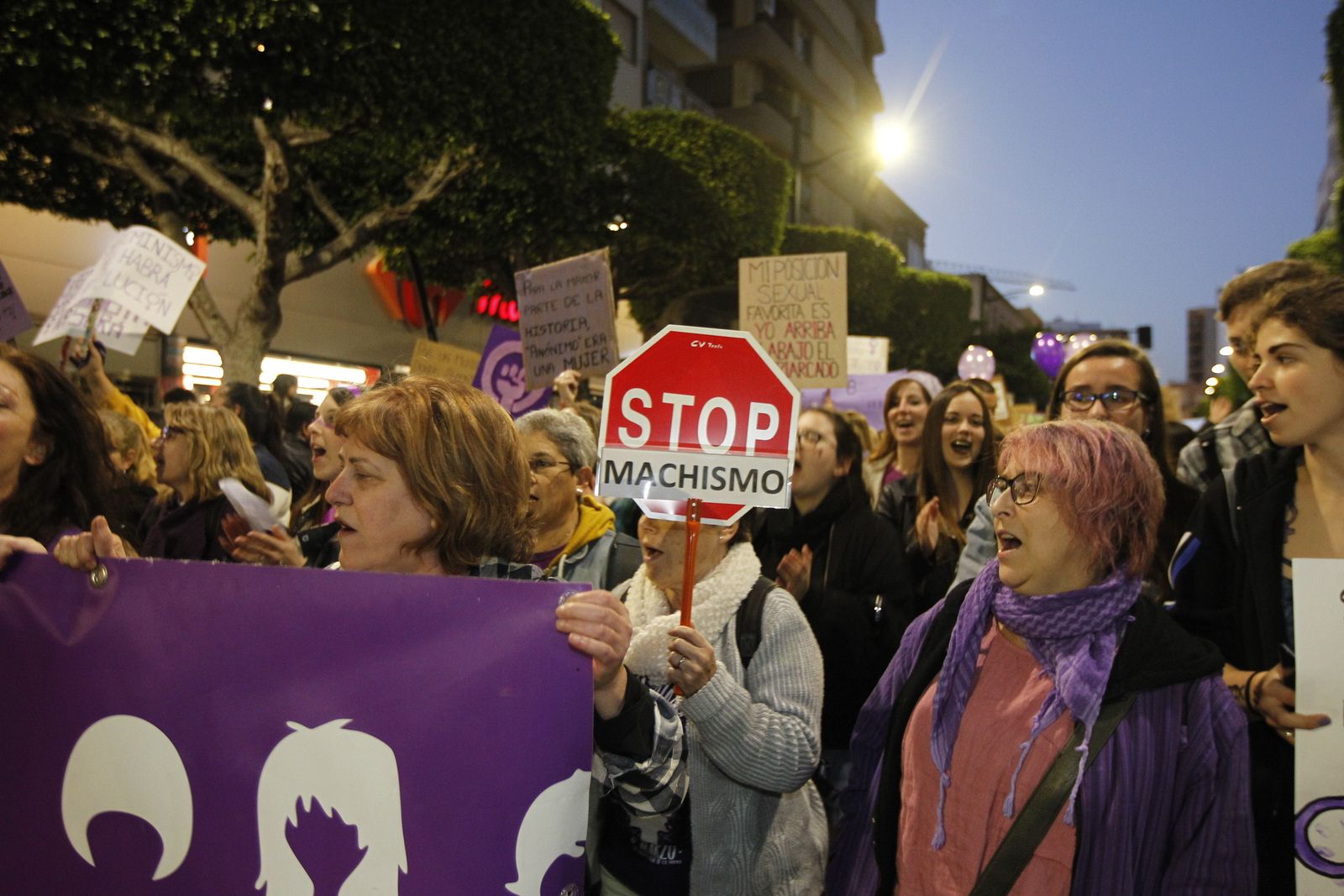 Fotogalería manifestación Día Internacional de la Mujer en Almería