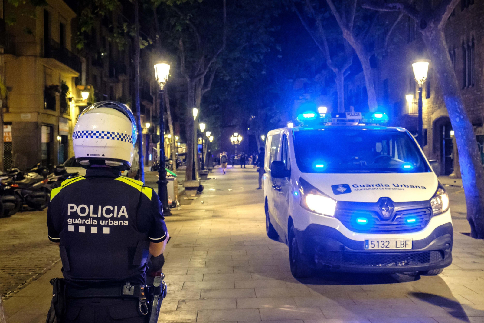 Un perro muerde a un hombre y cuando lo socorren descubren que lleva droga