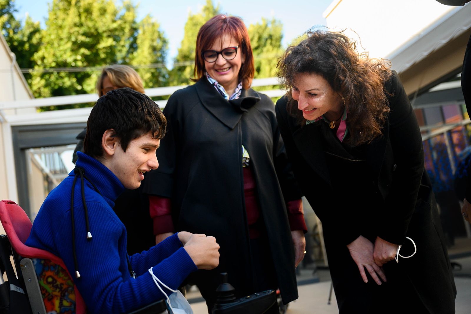 Un momento de la visita de la alcaldesa a A Toda Vela