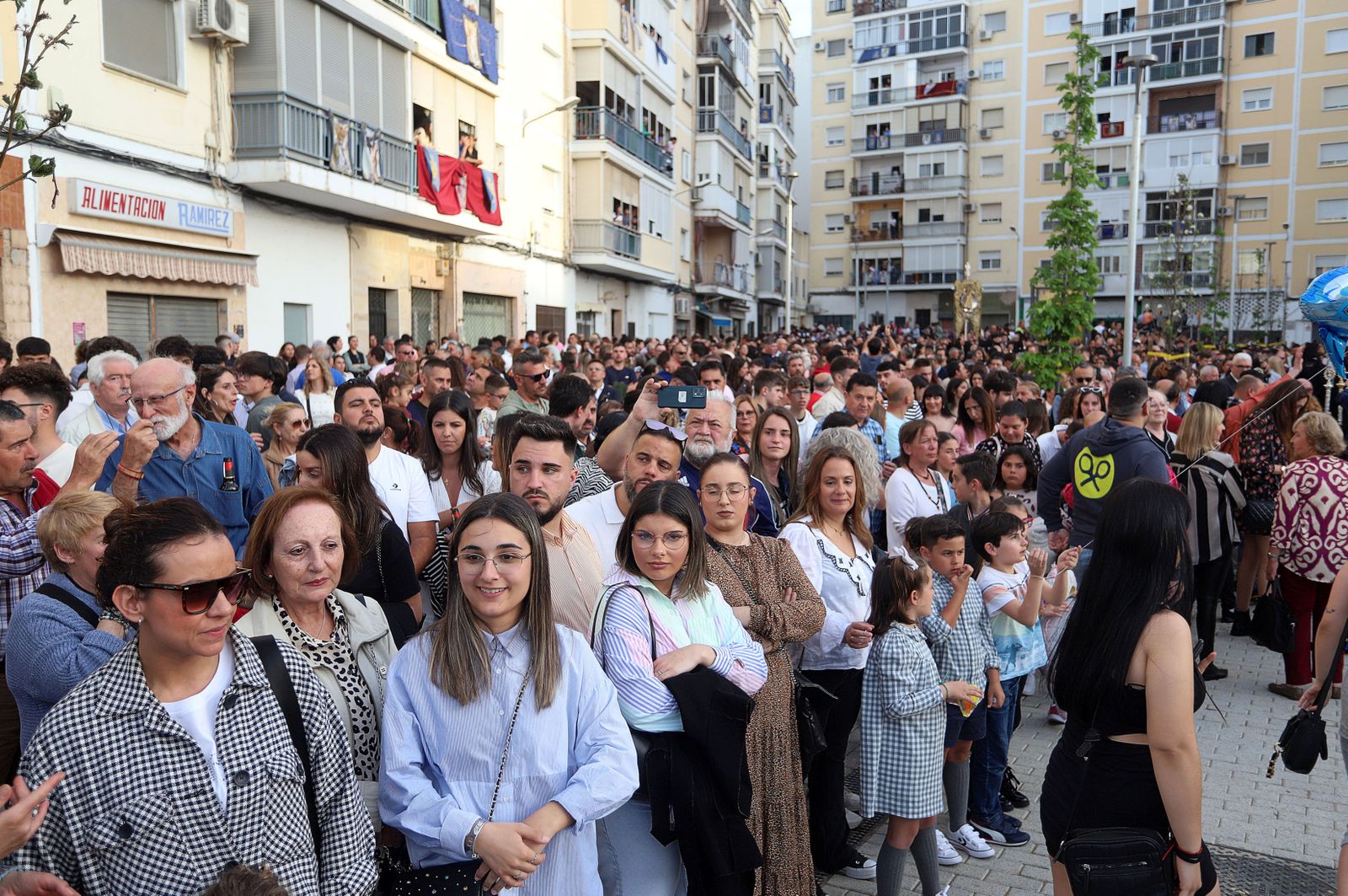 Imágenes de la procesión de la Virgen de los Dolores por Las Colonias