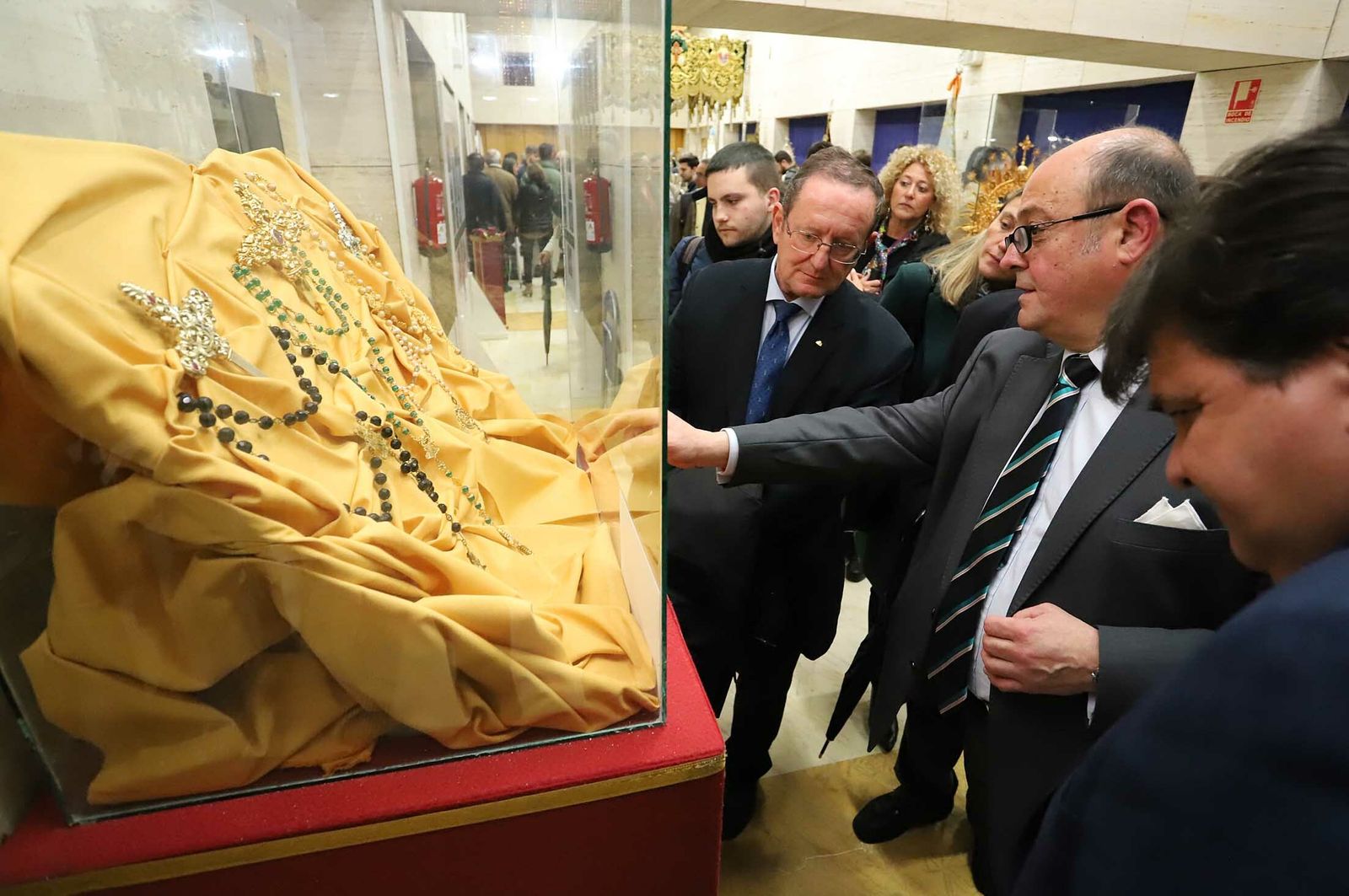 Imágenes de la exposición de la Hdad de las Tres Caídas en la Casa Colón