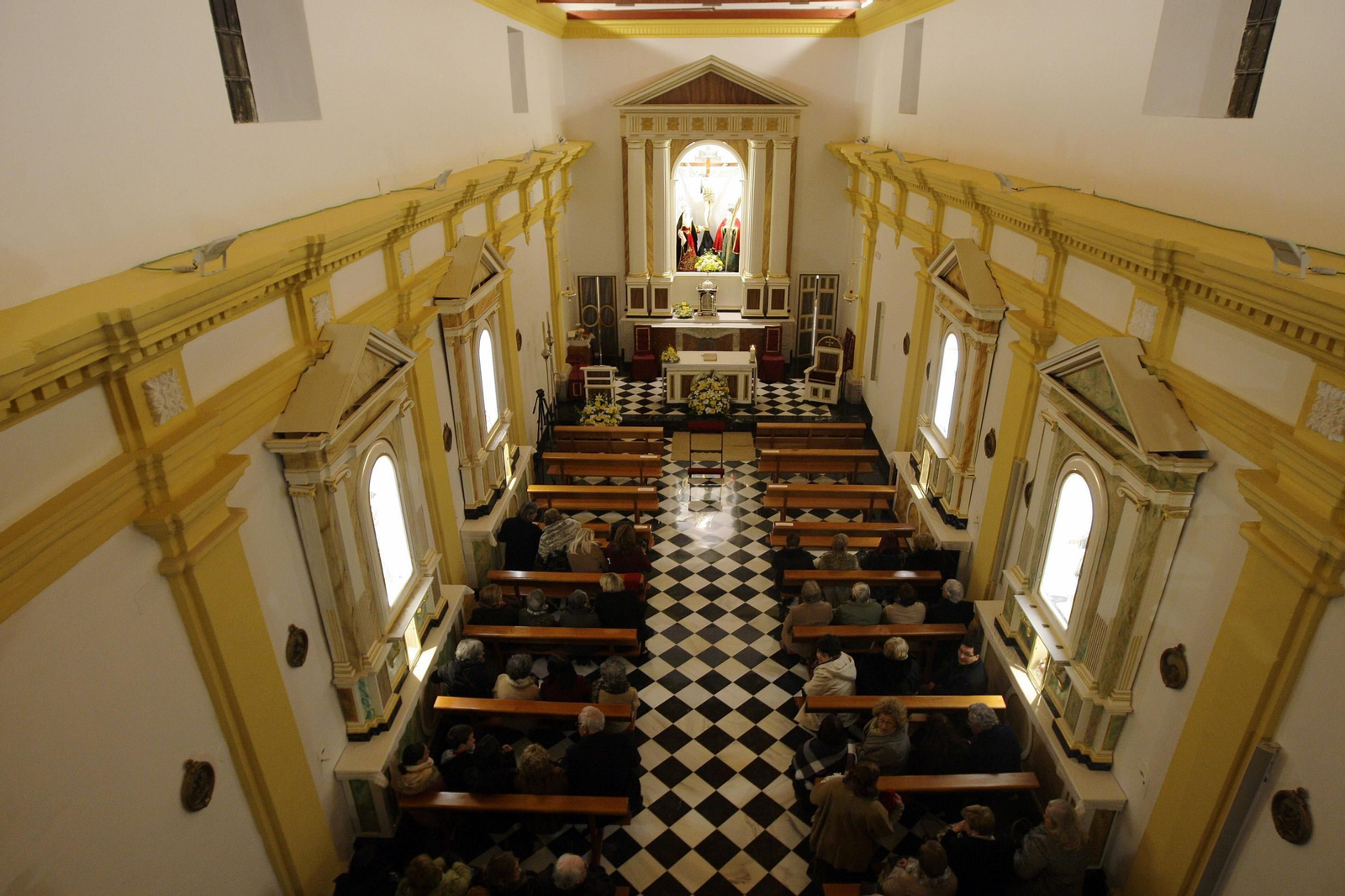 Imagen de la Capilla de Vera Cruz tomada desde el coro, antes de la eucaristía de reapertura.