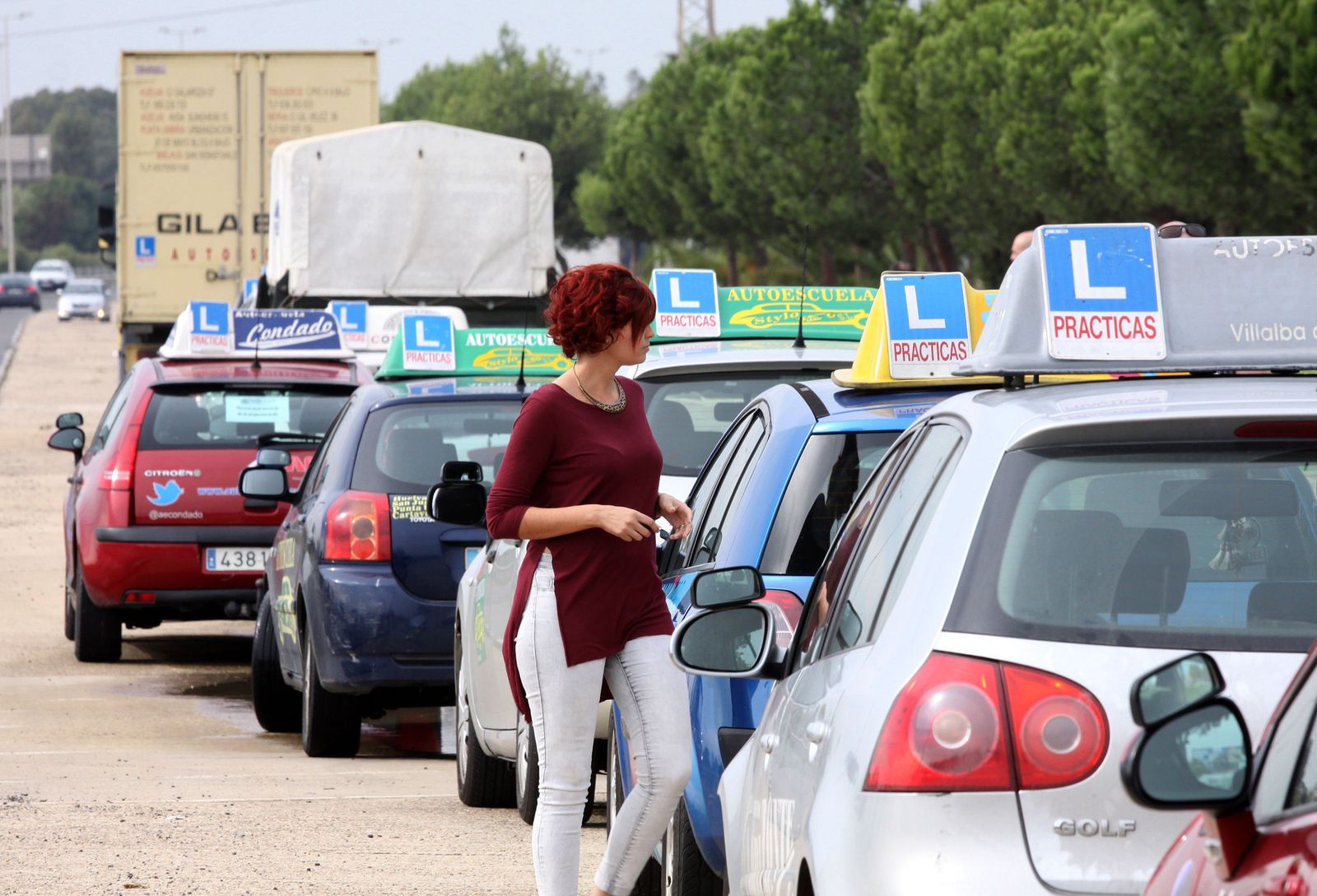 Los examinadores de tráfico vuelven a la carretera obligados por la DGT
